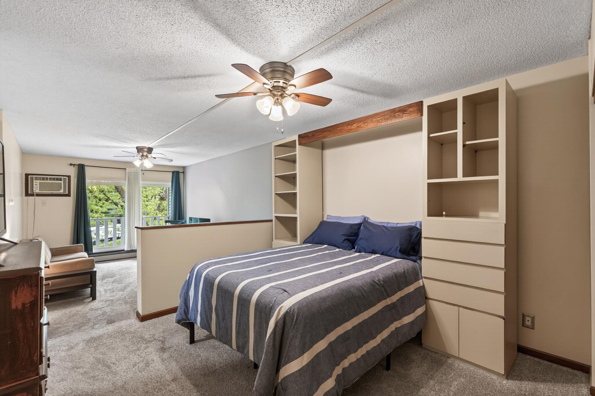 1601 N Innsbruck Dr #379, Fridley, MN 55432