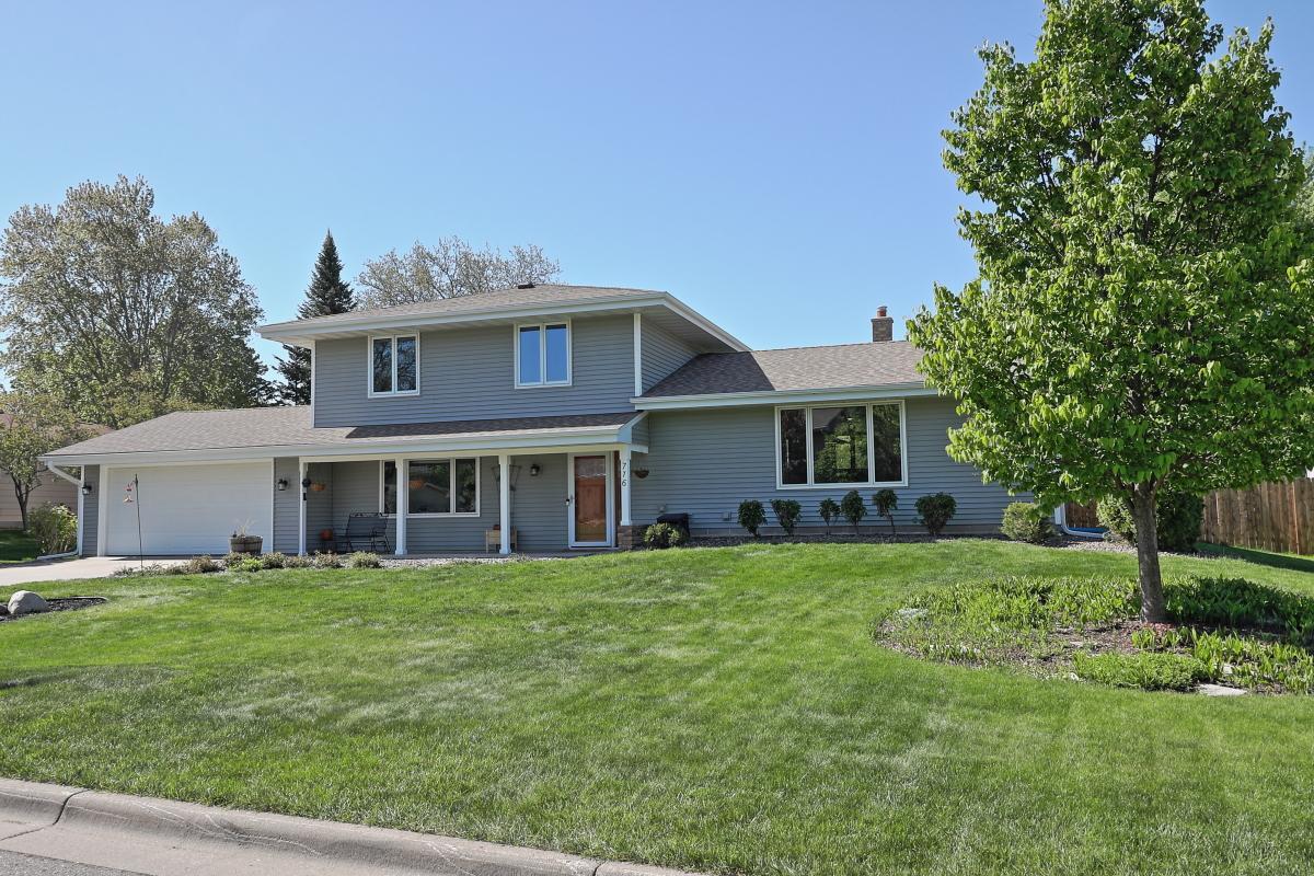 716 Eldridge Ave E, Maplewood, MN 55117