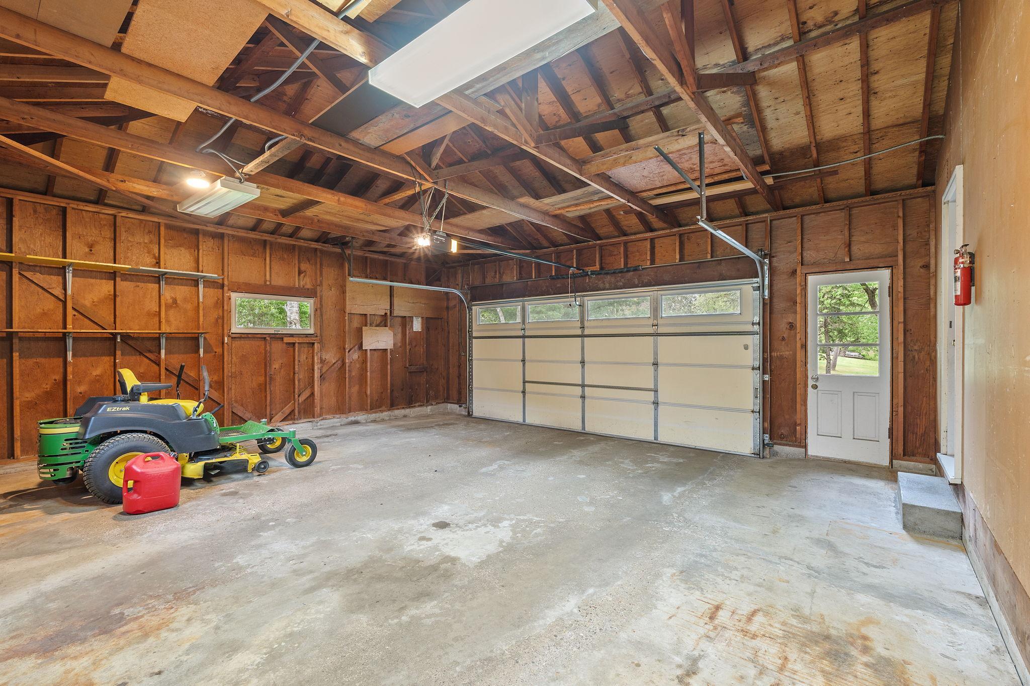 310 Lanewood Ln N, Plymouth, MN 55447