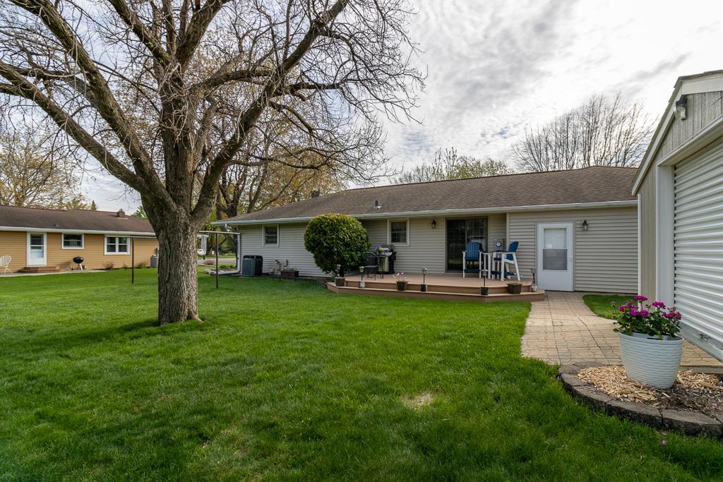 6 Hazelwood Ave, New Ulm, MN 56073