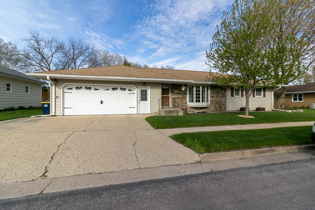 6 Hazelwood Ave, New Ulm, MN 56073