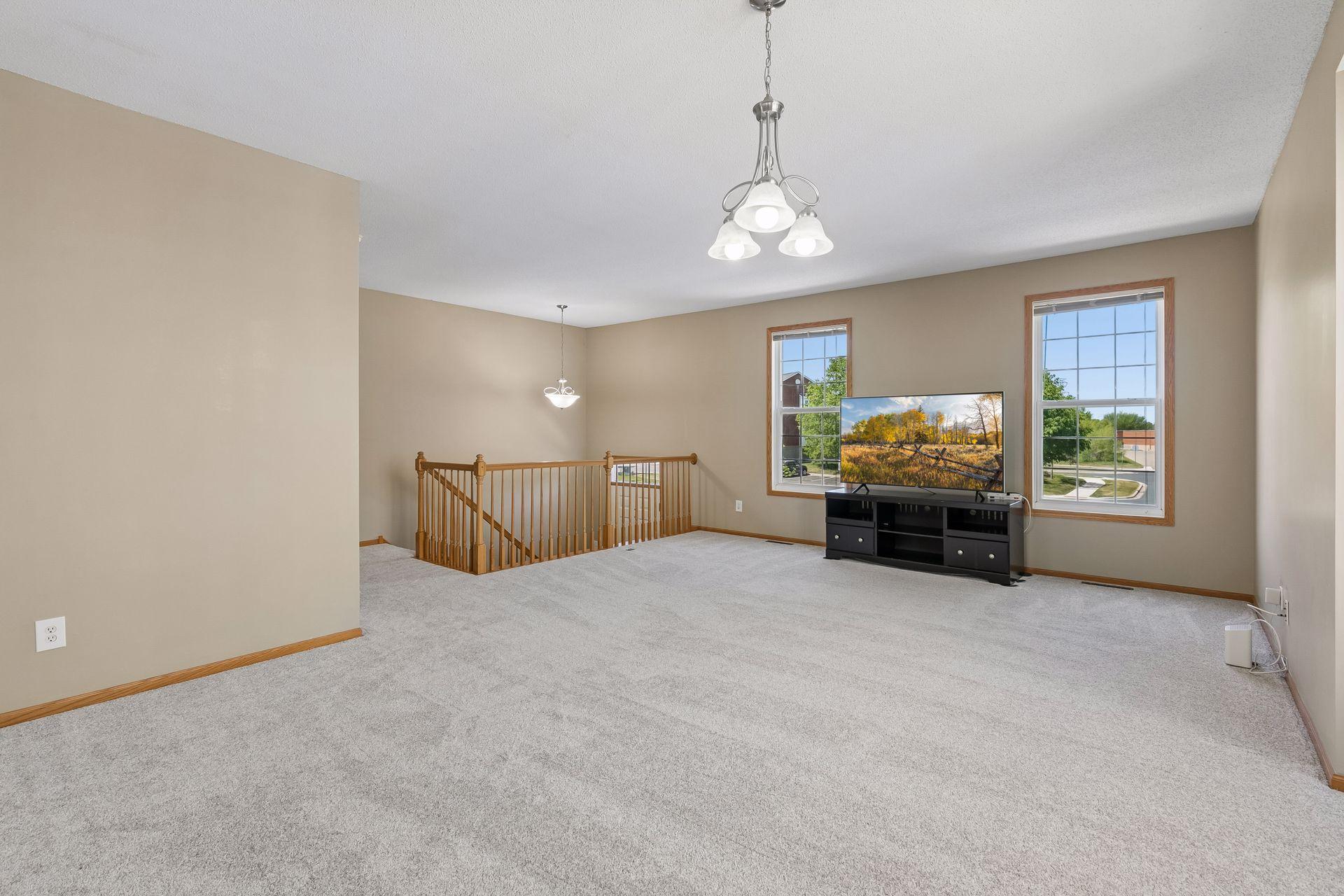 7944 Stratford Cir N, Shakopee, MN 55379