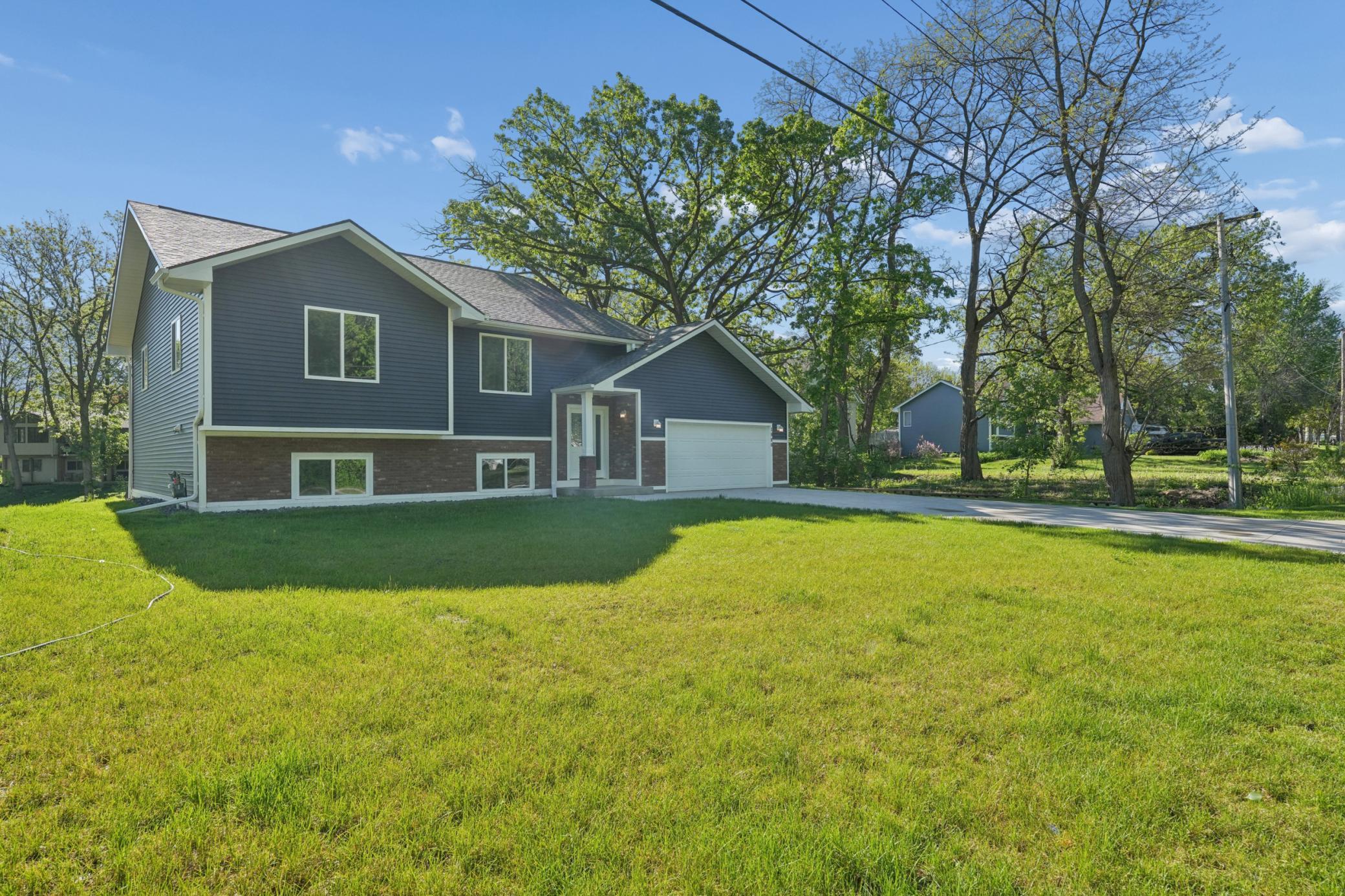 1880 Desoto St N, Maplewood, MN 55117