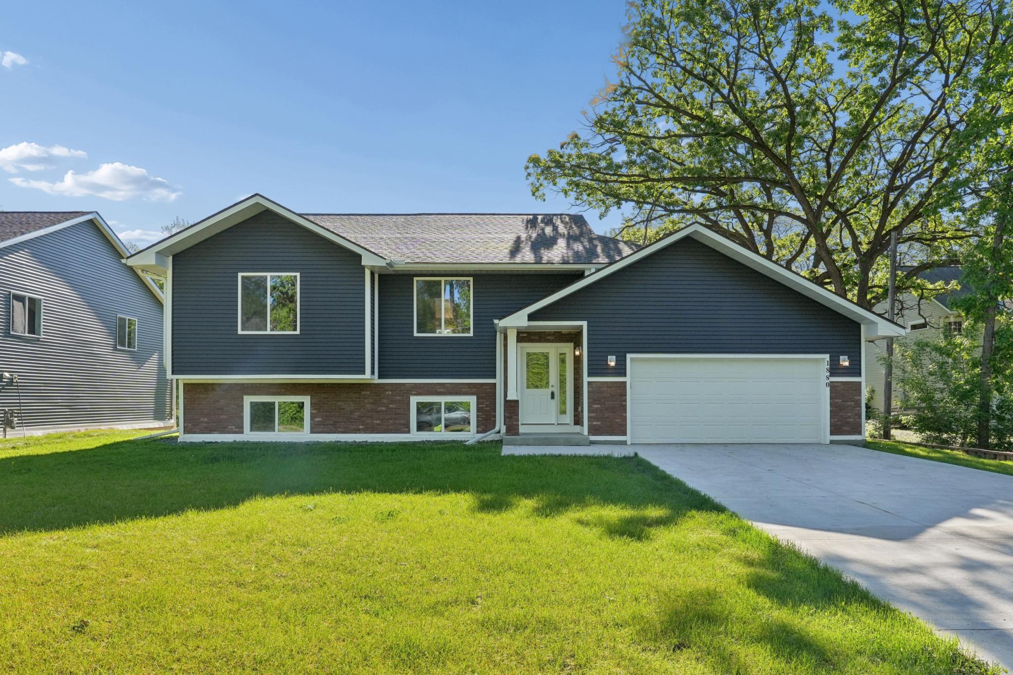 1880 Desoto St N, Maplewood, MN 55117