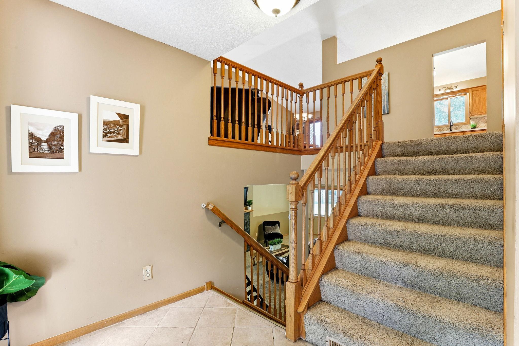 397 Viking Dr E, Little Canada, MN 55117