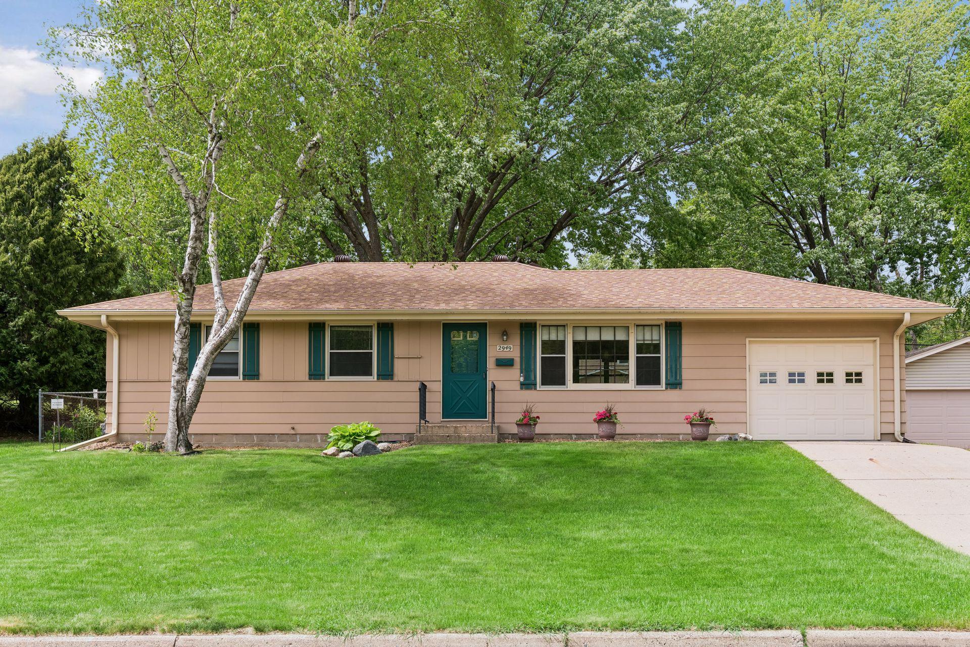 2949 Aquila Ave N, Crystal, MN 55427