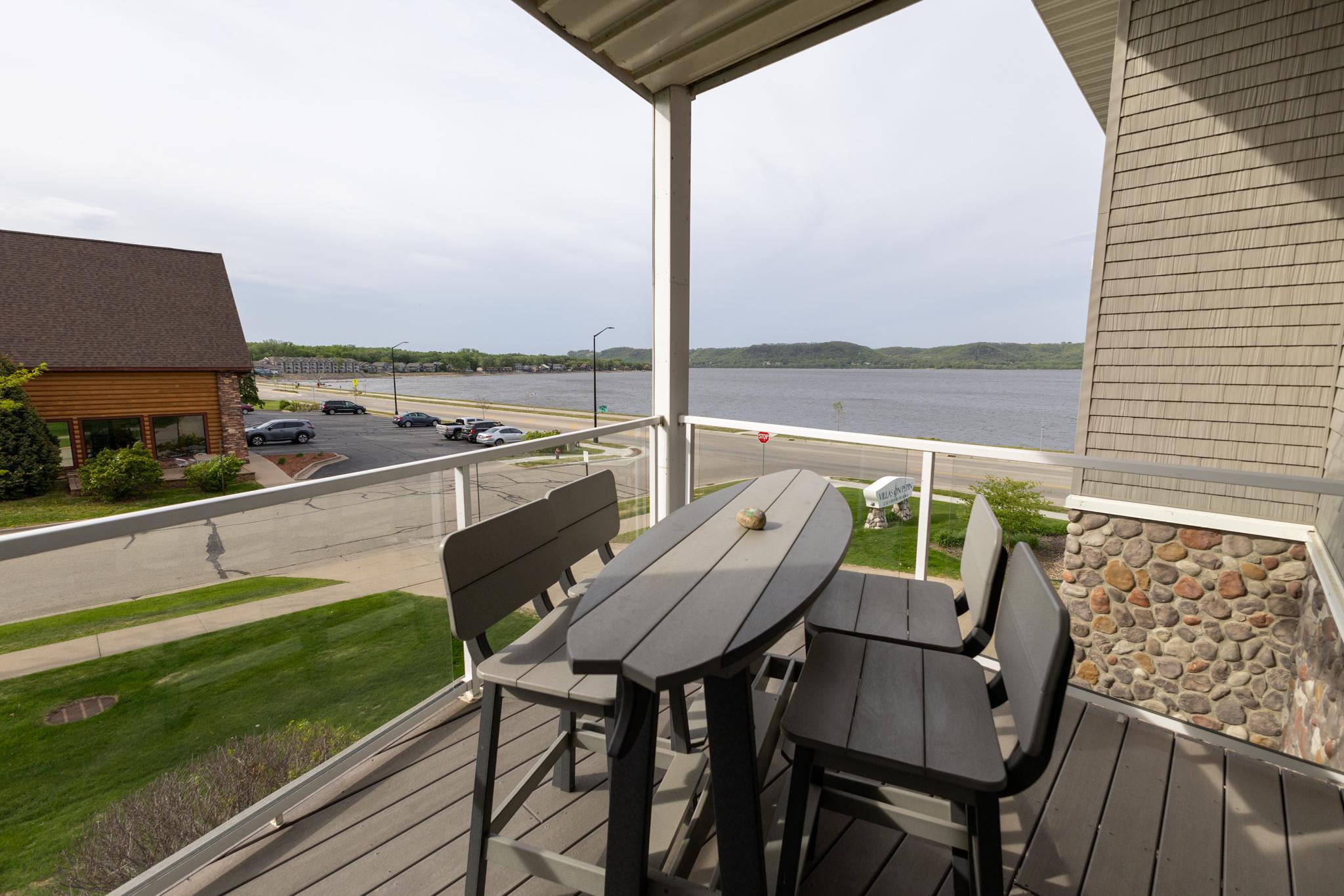 1215 N Lakeshore Dr #210, Lake City, MN 55041