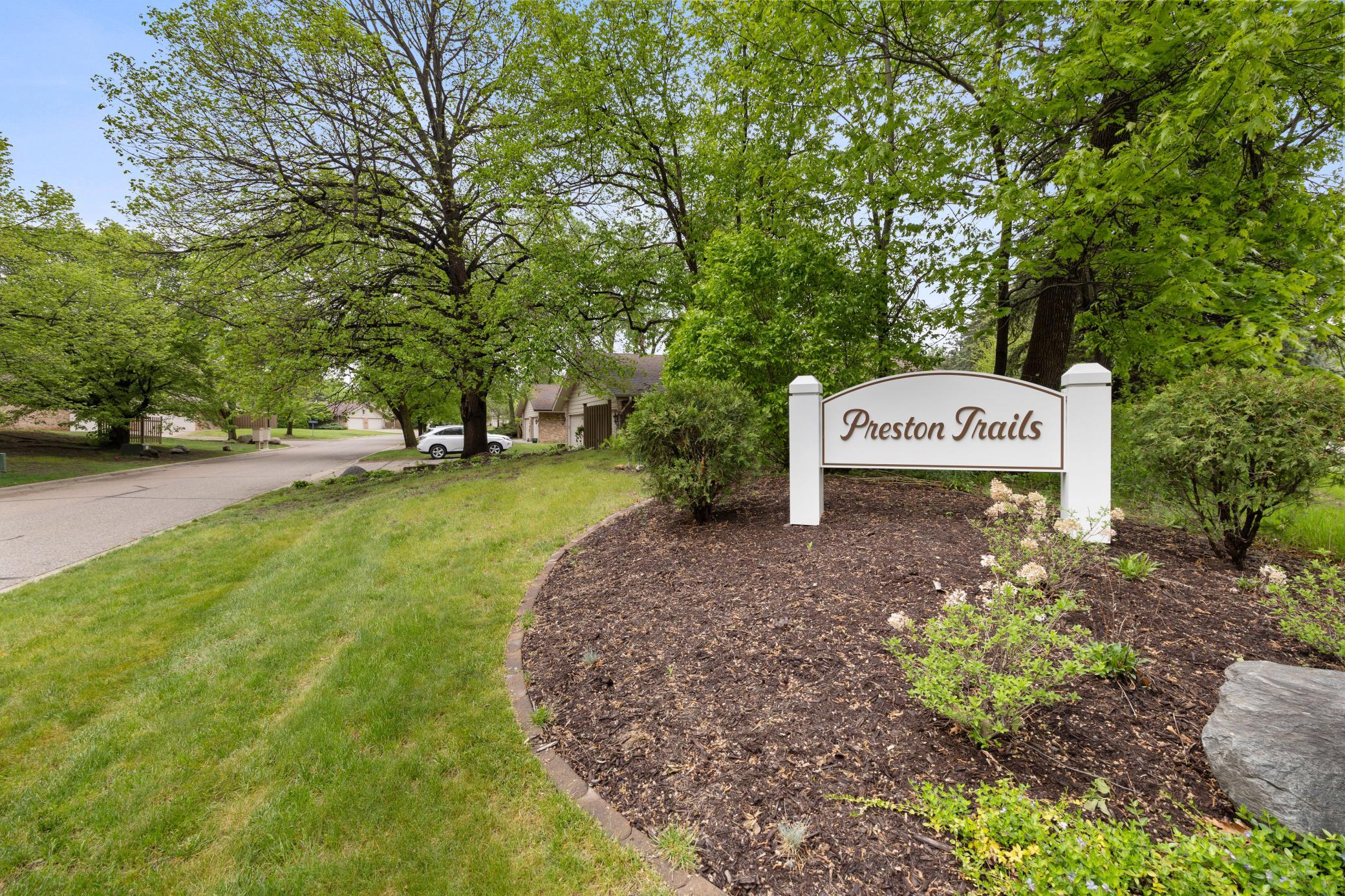 2252 Country Ln, Minnetonka, MN 55305