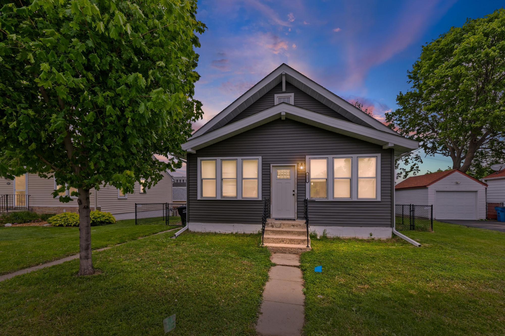 627 4th Ave W, Shakopee, MN 55379