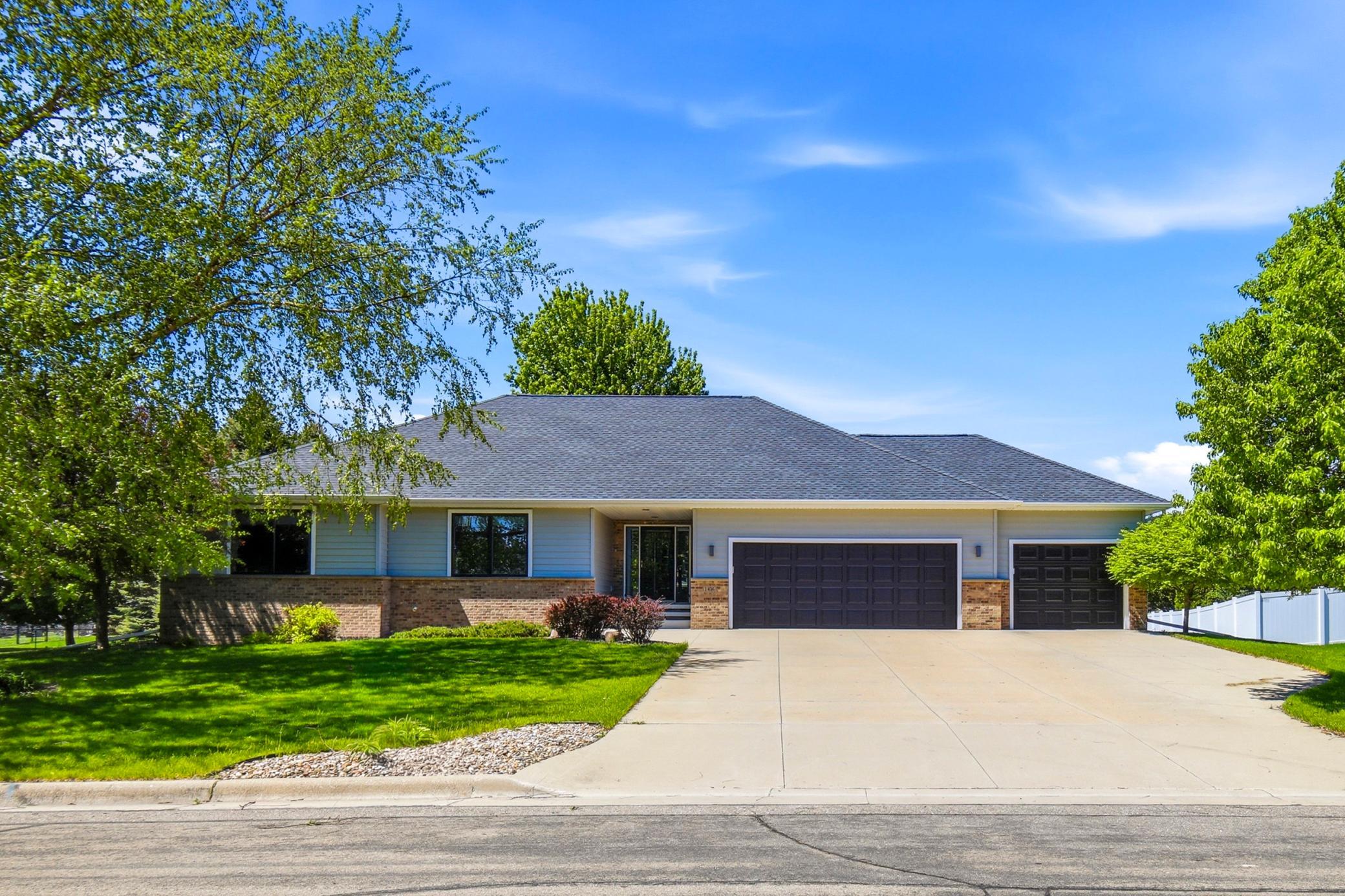 1406 26th St SW, Austin, MN 55912
