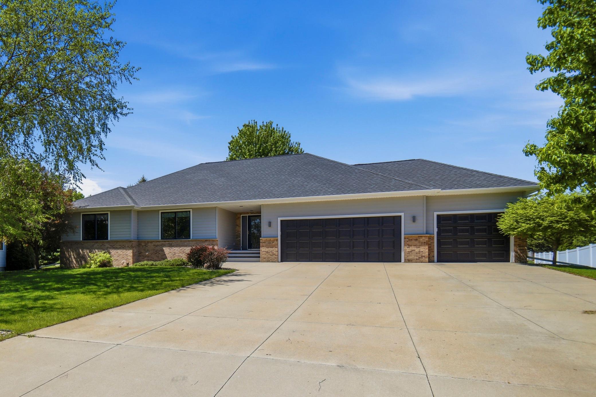1406 26th St SW, Austin, MN 55912