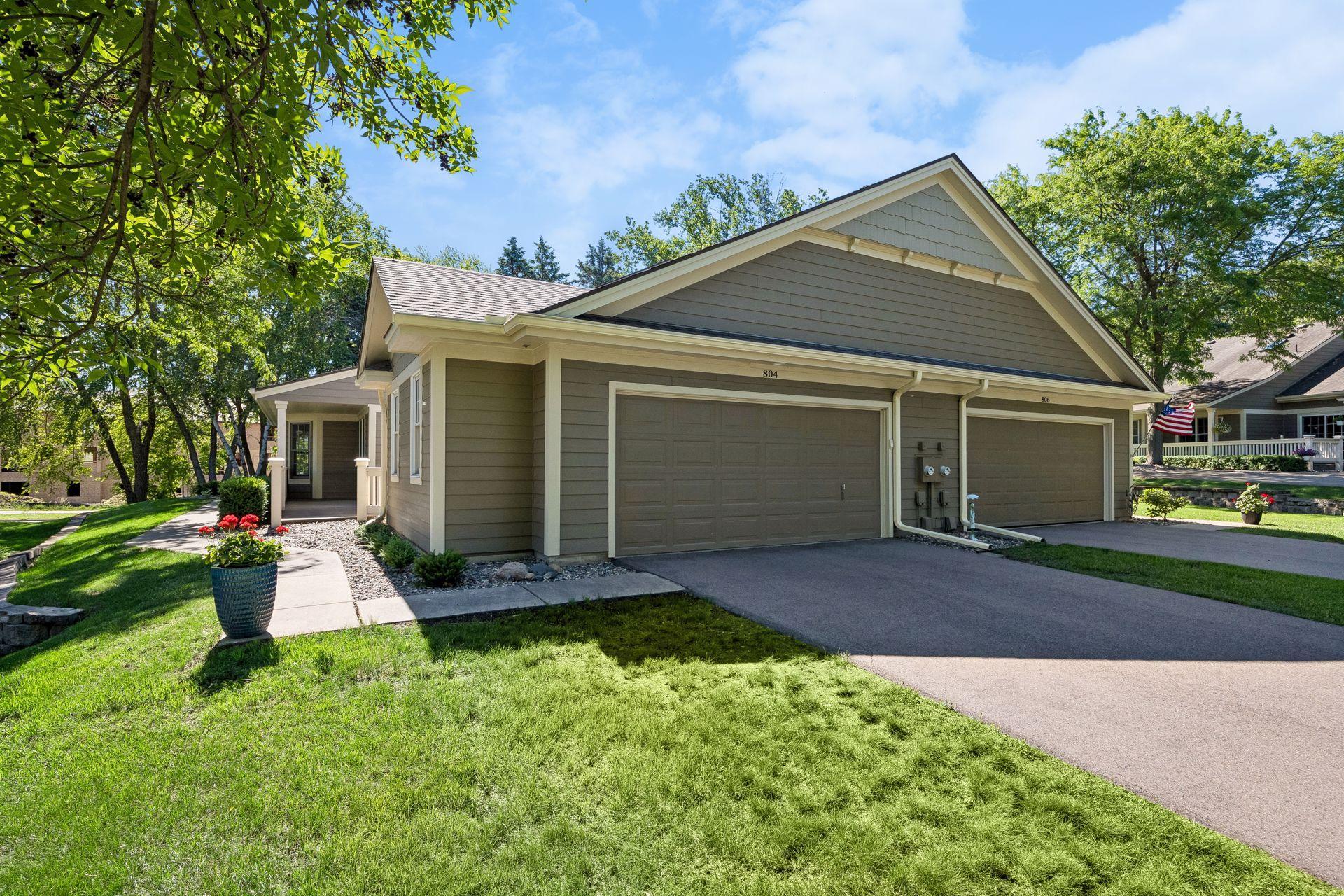 804 Ivy Ln, Eagan, MN 55123