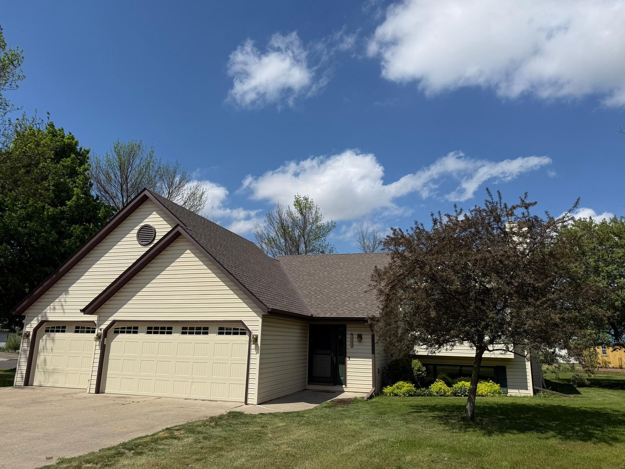 209 4th Ave SW, Medford, MN 55049