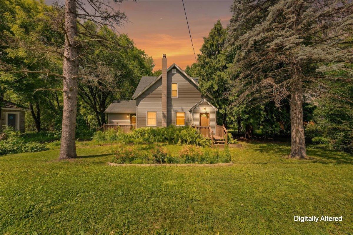 28110 Old Towne Rd, Chisago City, MN 55013