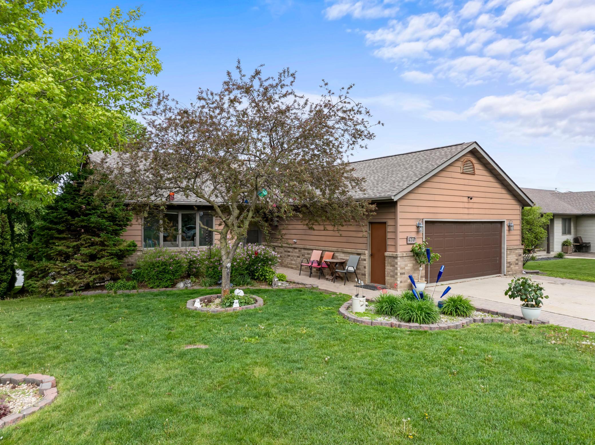 430 2nd St SE, Plainview, MN 55964