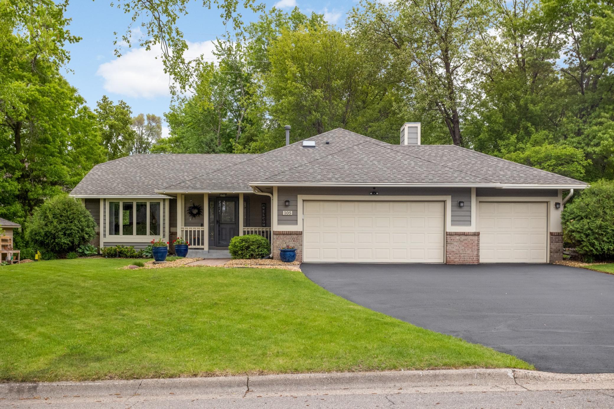105 Interlachen Rd, Burnsville, MN 55306