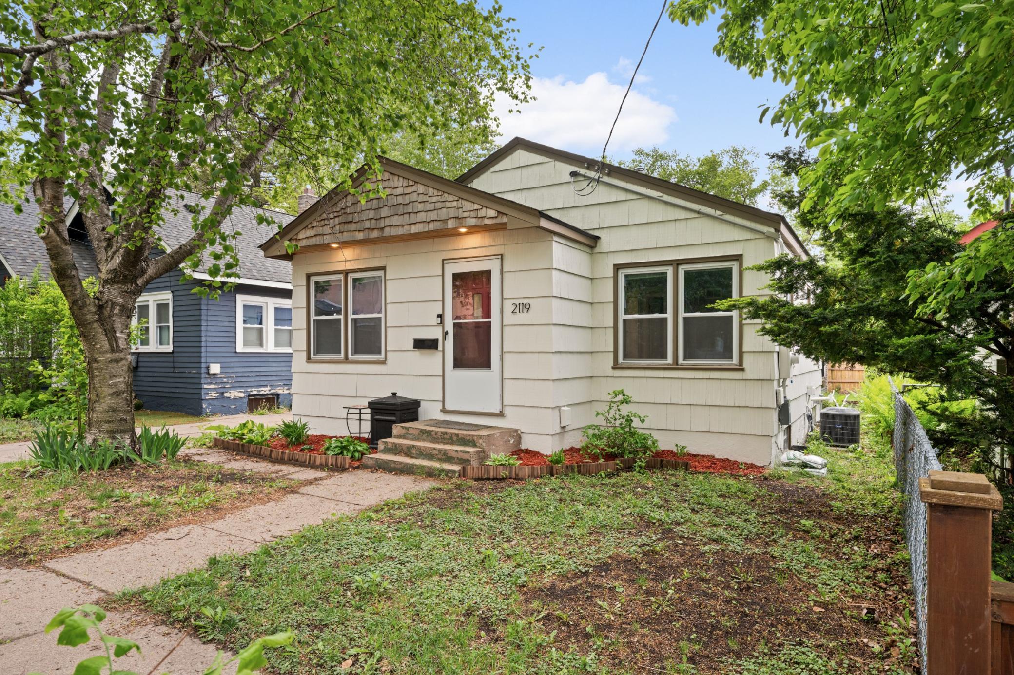 2119 2nd Ave N, Minneapolis, MN 55405