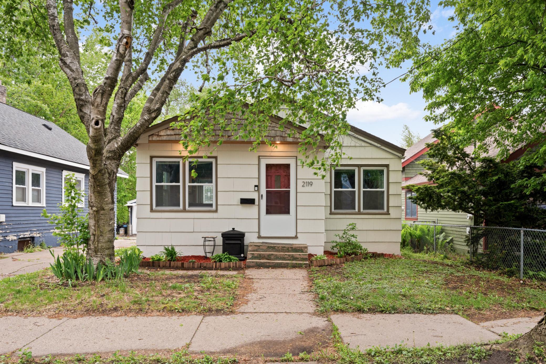 2119 2nd Ave N, Minneapolis, MN 55405