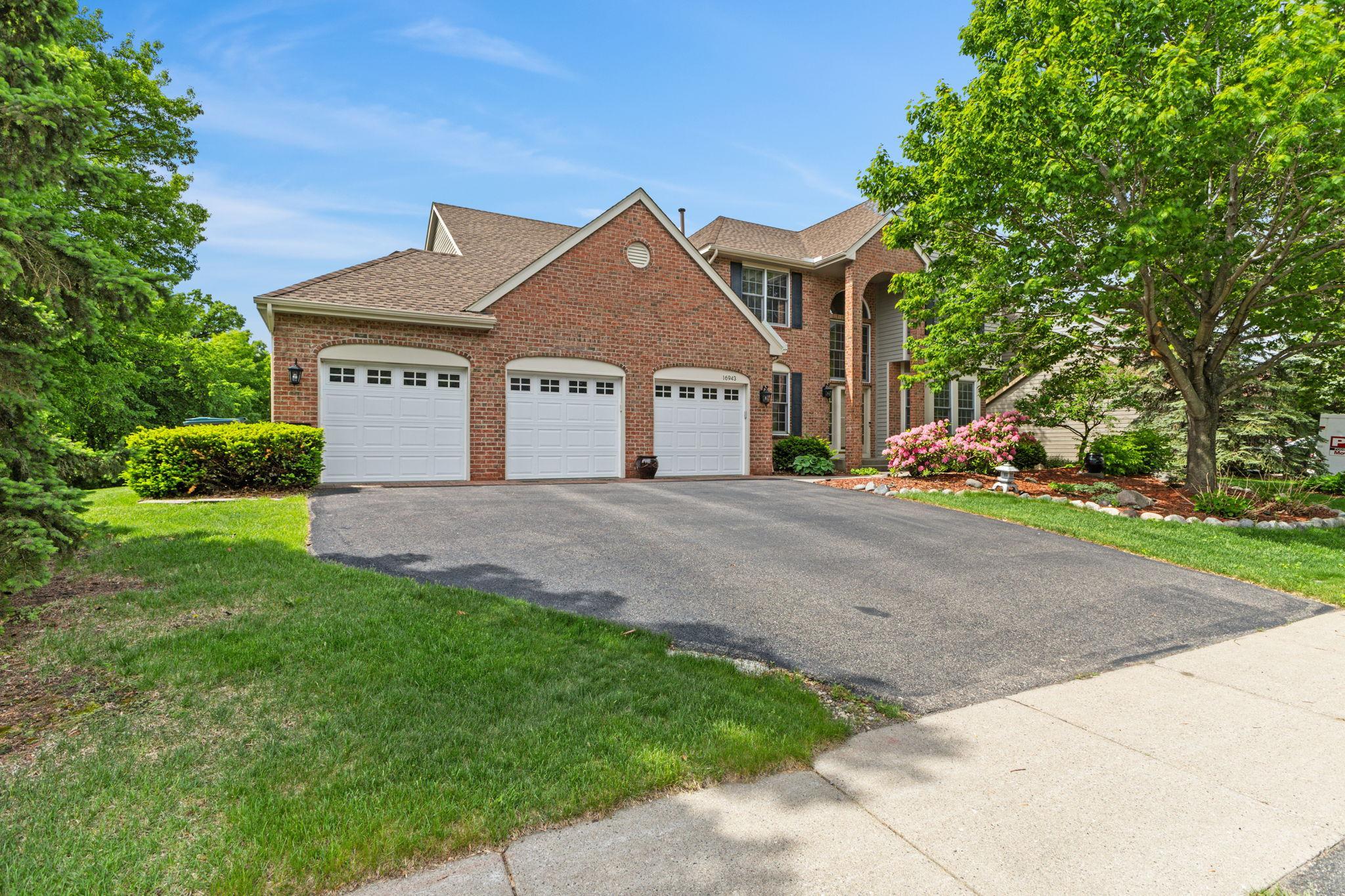 16943 Candlewood Pw, Eden Prairie, MN 55347
