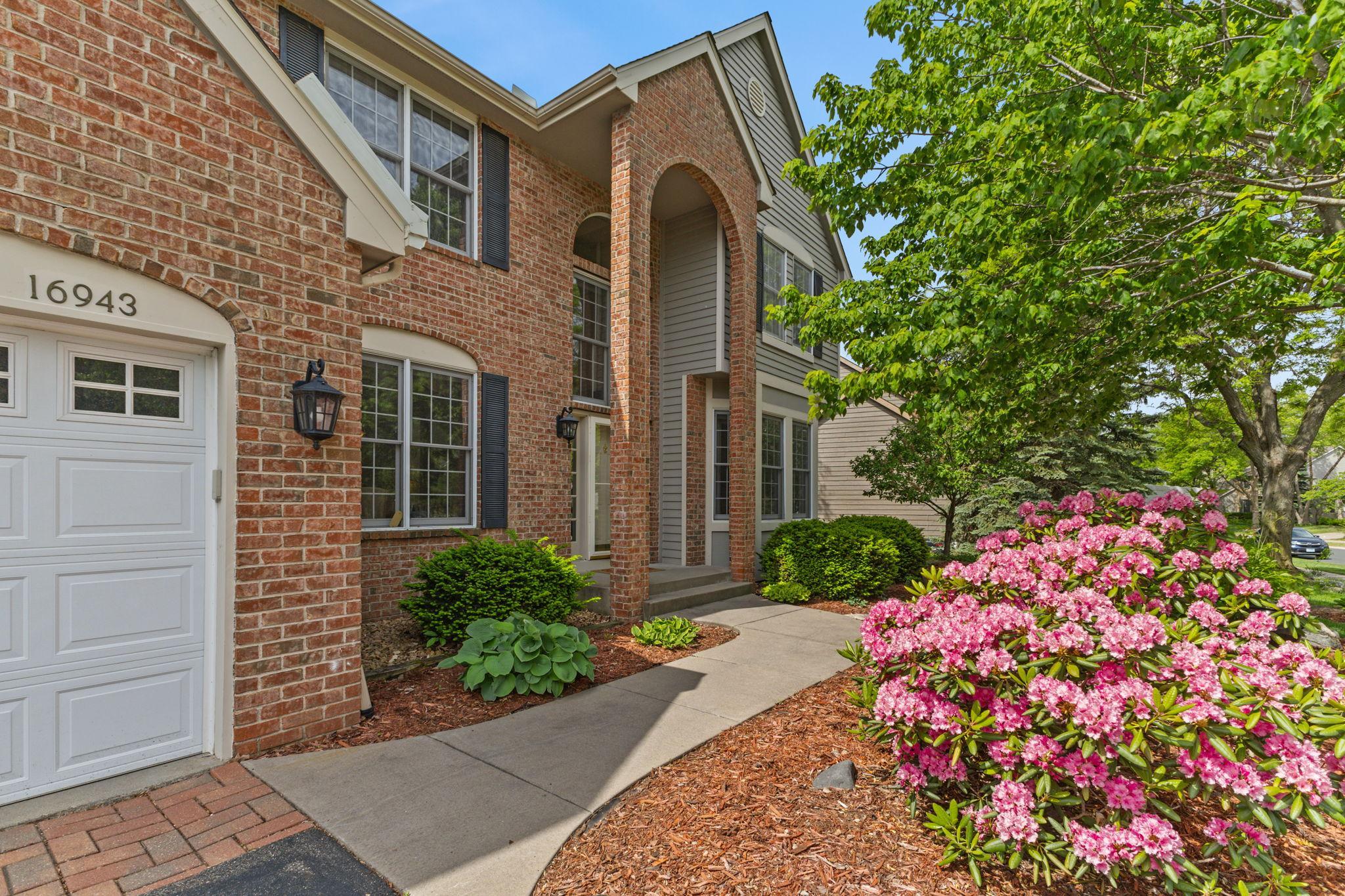 16943 Candlewood Pw, Eden Prairie, MN 55347