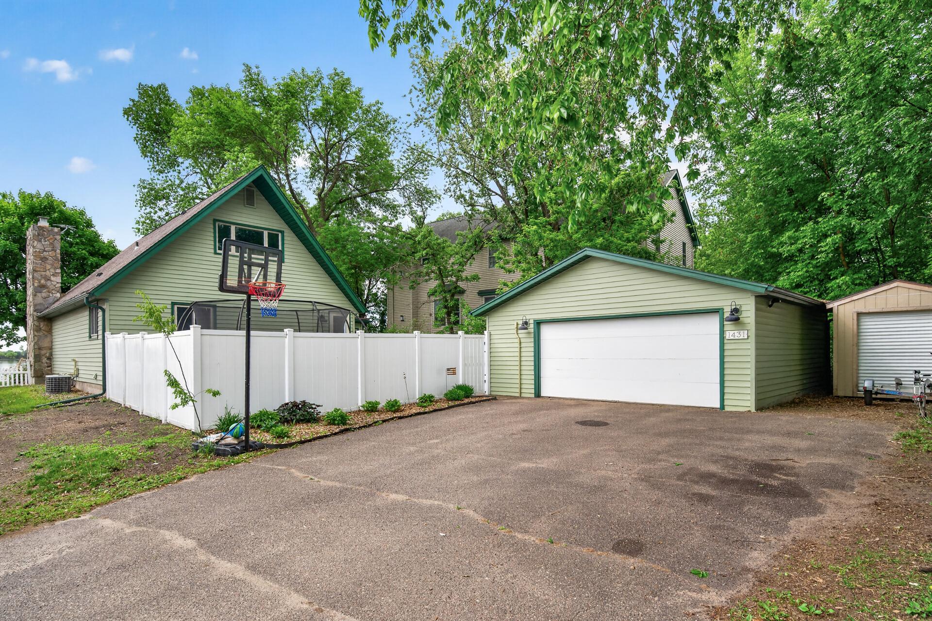 1431 Hiawatha Ave, Big Lake, MN 55309