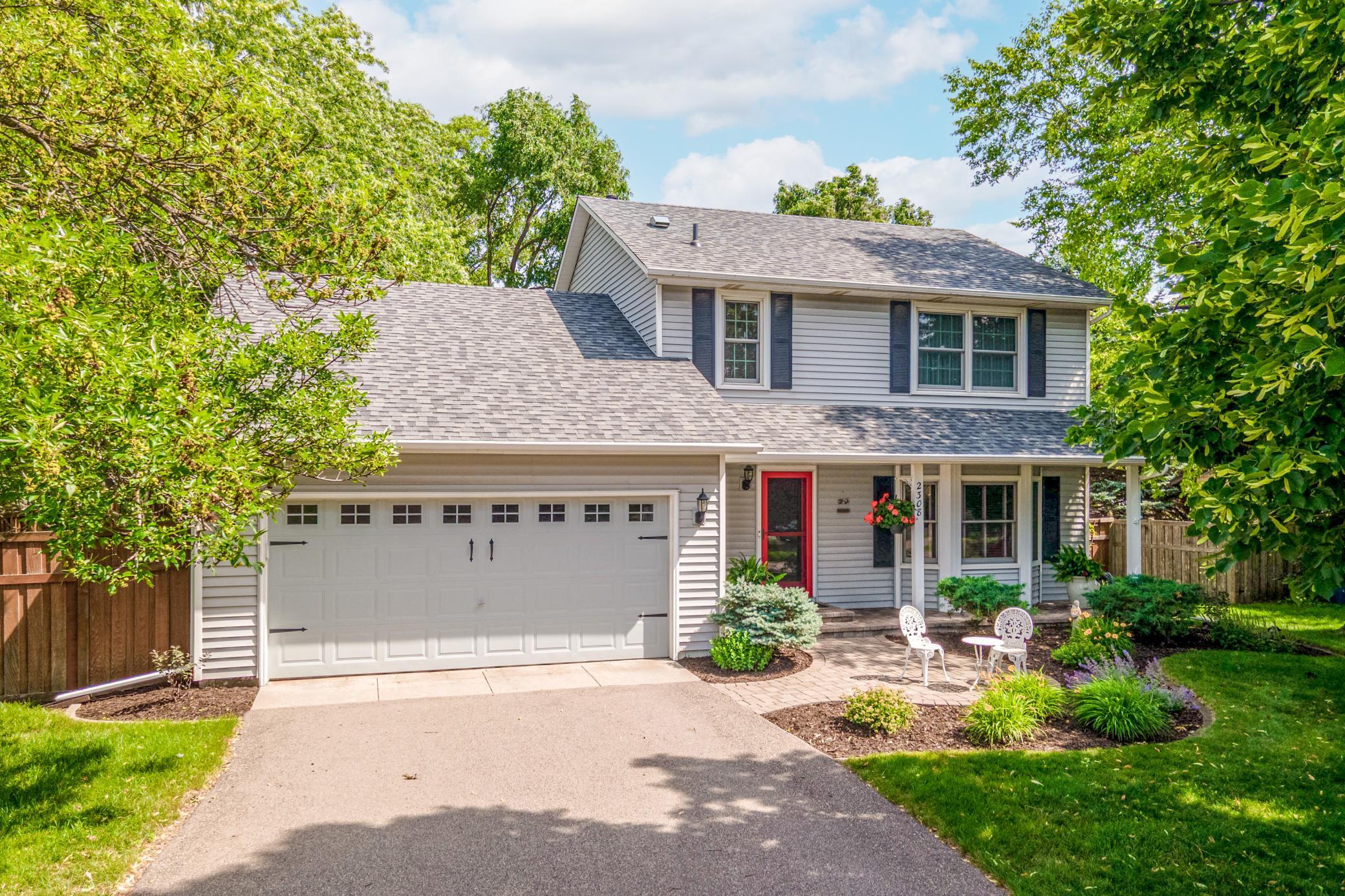 2308 Horizon Pl, Burnsville, MN 55337