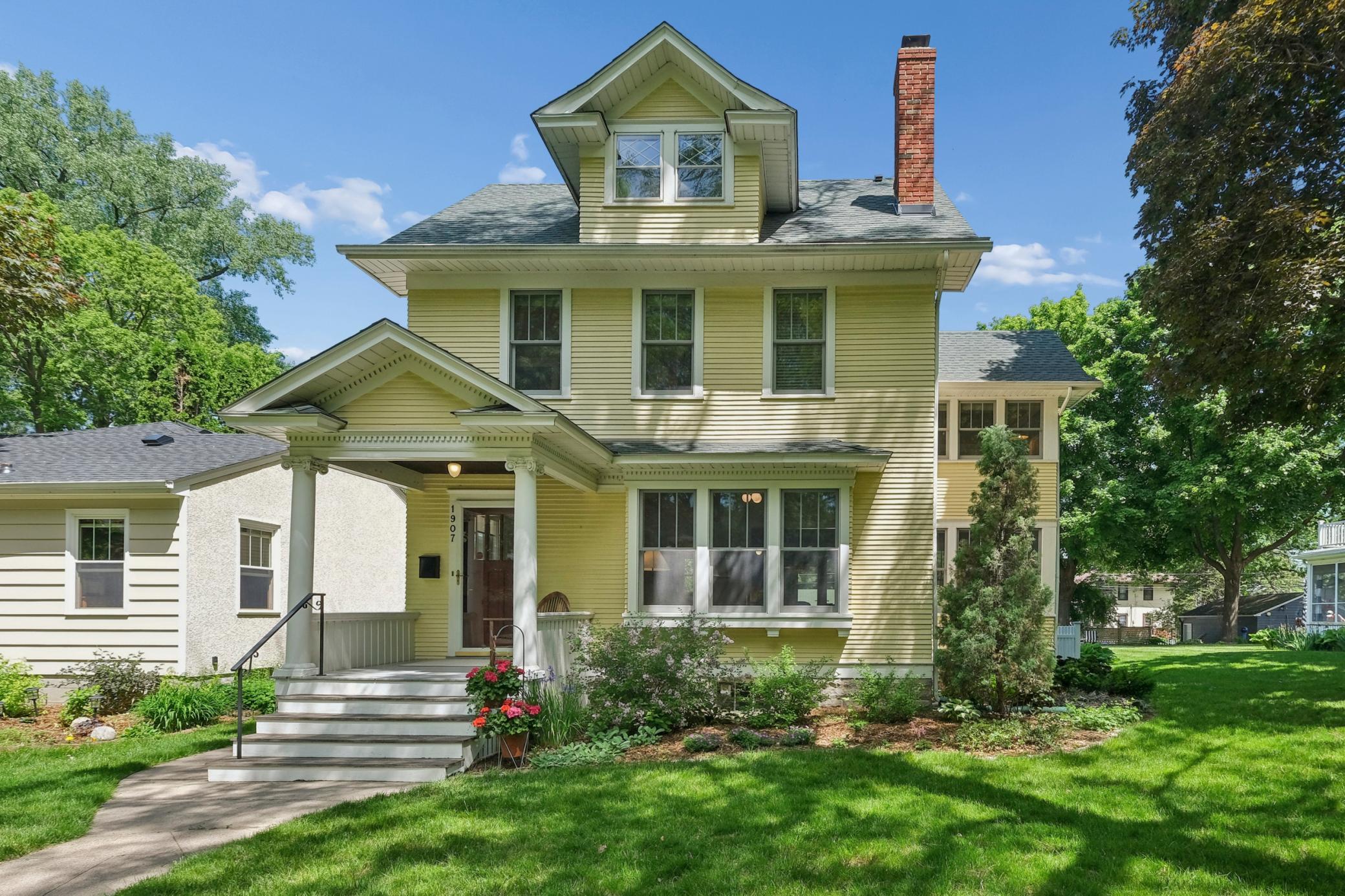 1907 Goodrich Ave, Saint Paul, MN 55105