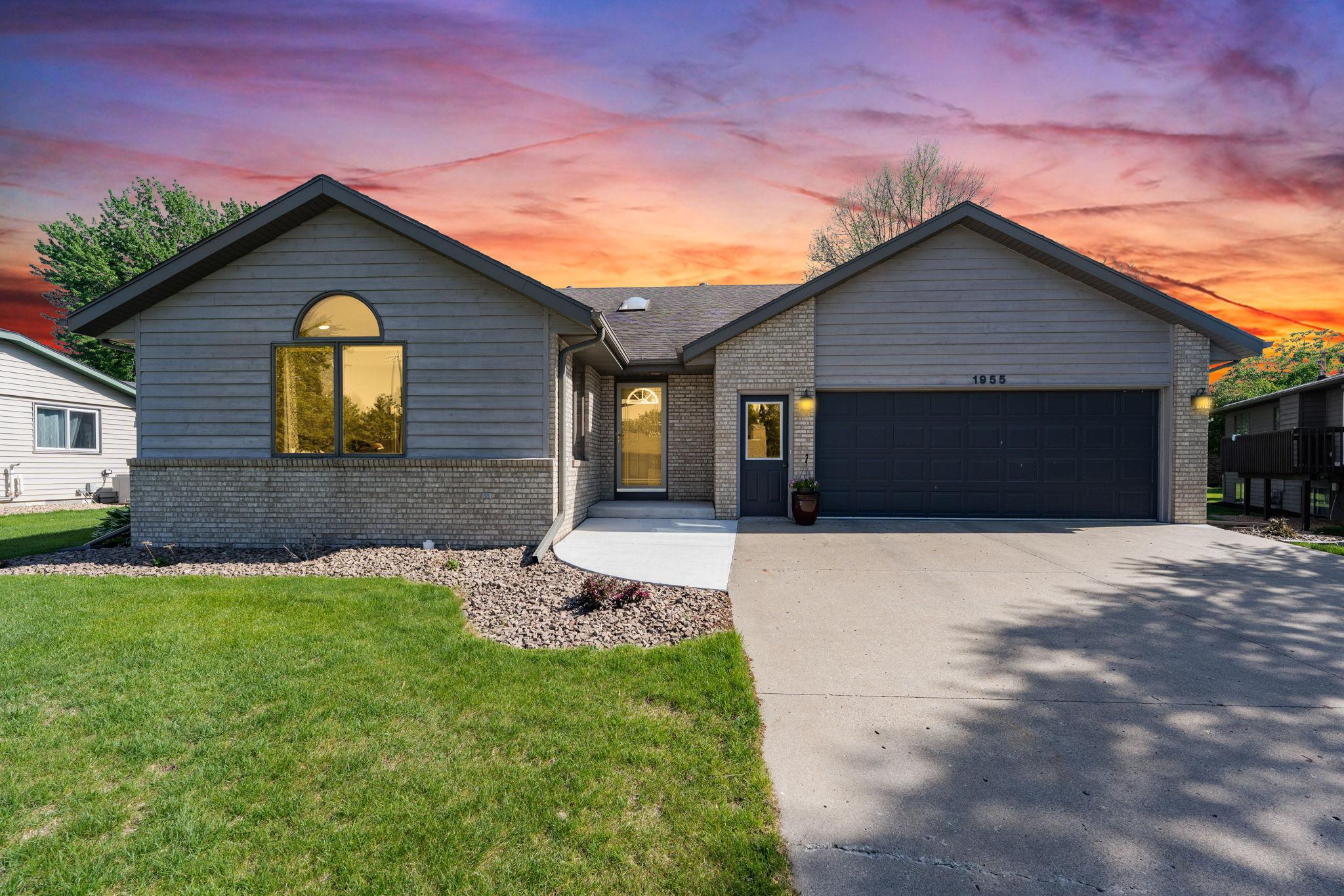 1955 Dorathea Blvd, Worthington, MN 56187