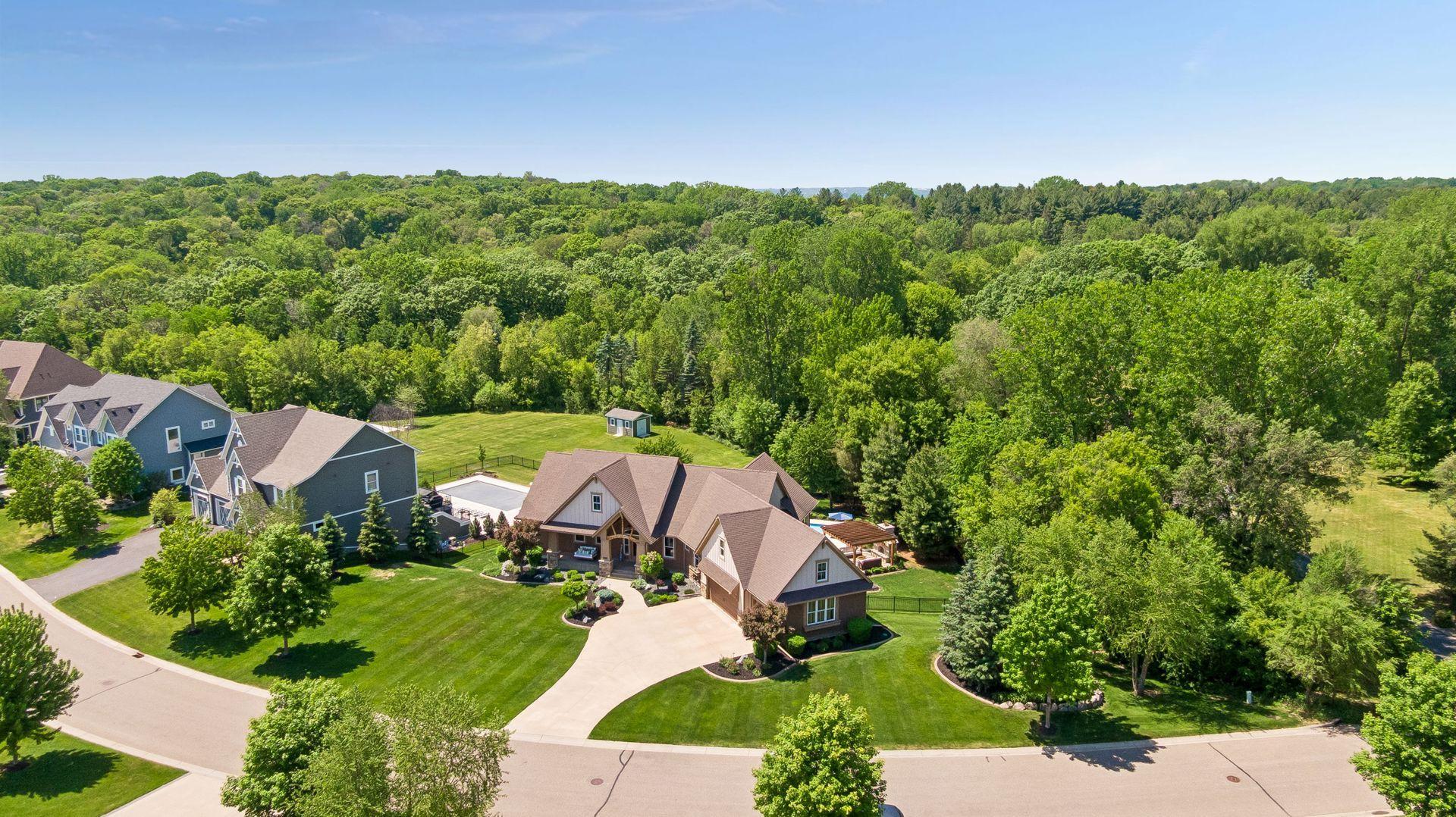 5628 Garden Dr, Woodbury, MN 55129