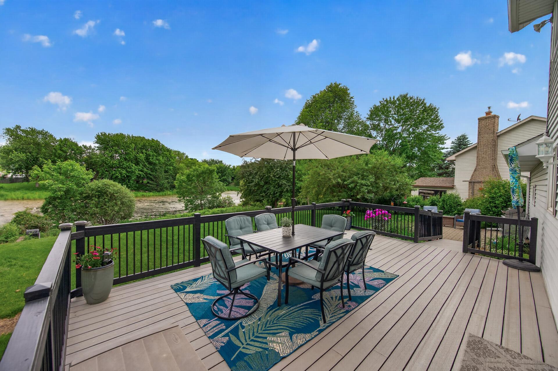 7855 Upper 26th St N, Oakdale, MN 55128