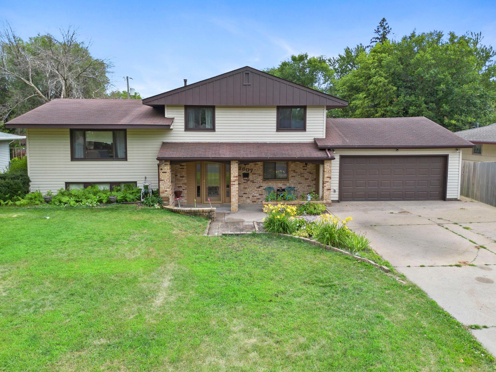 2607 64th Ave N, Brooklyn Center, MN 55430