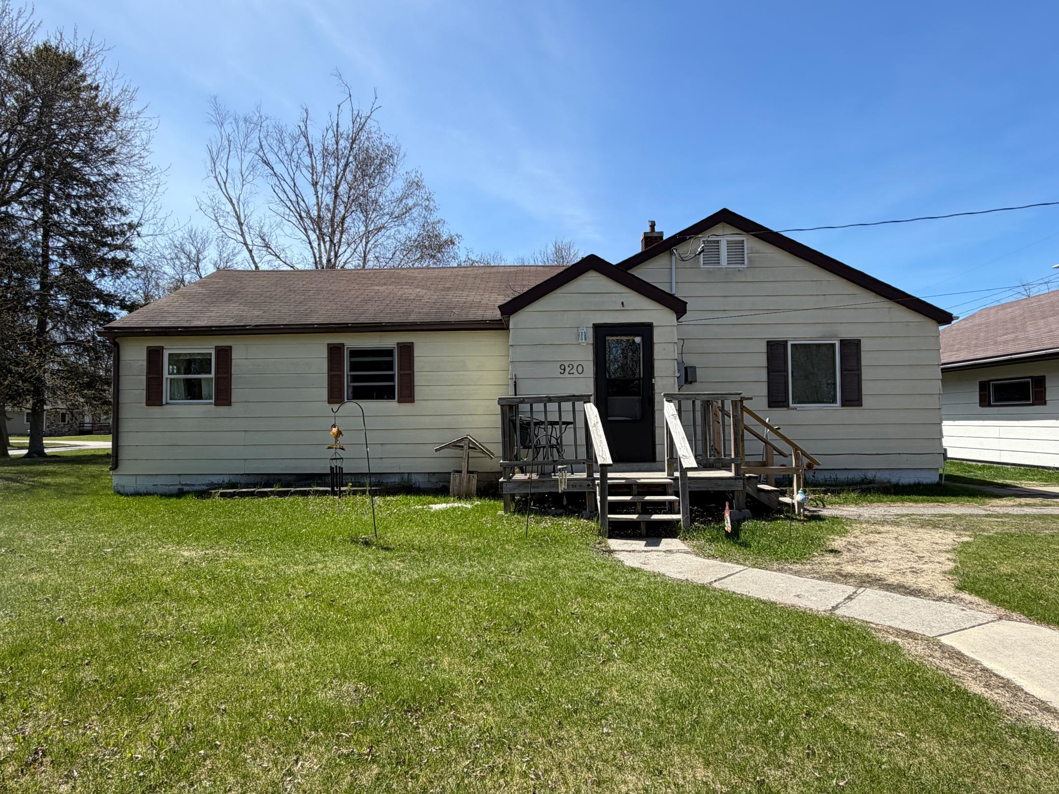 920 13th Ave, International Falls, MN 56649