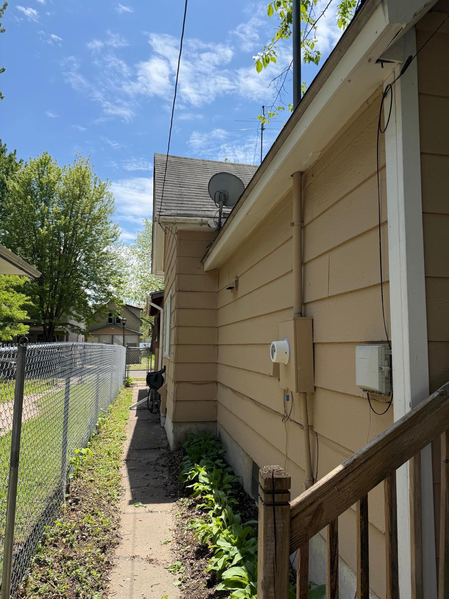 553 Blair Ave, Saint Paul, MN 55103