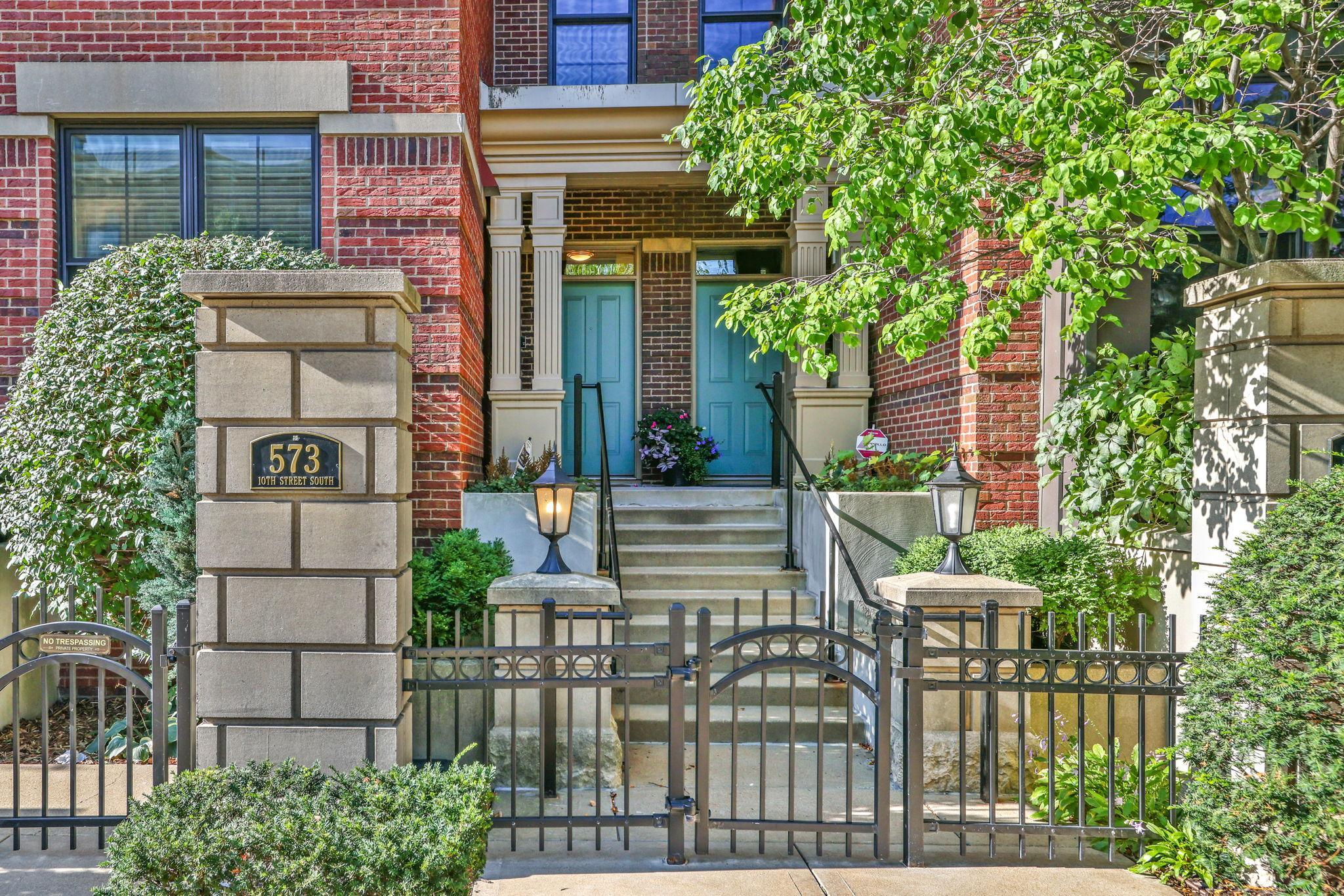 573 S 10th St, Minneapolis, MN 55404