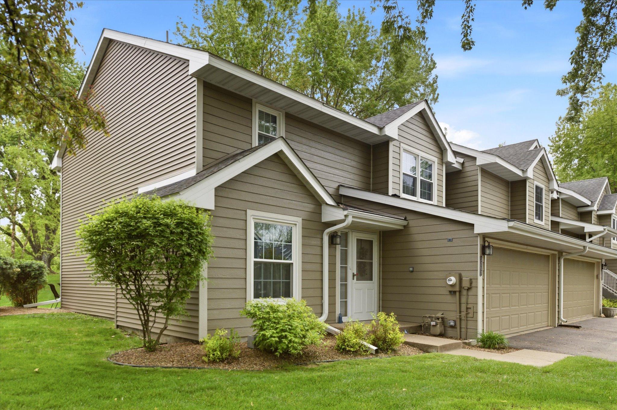 5267 Silver Maple Cir, Minnetonka, MN 55343