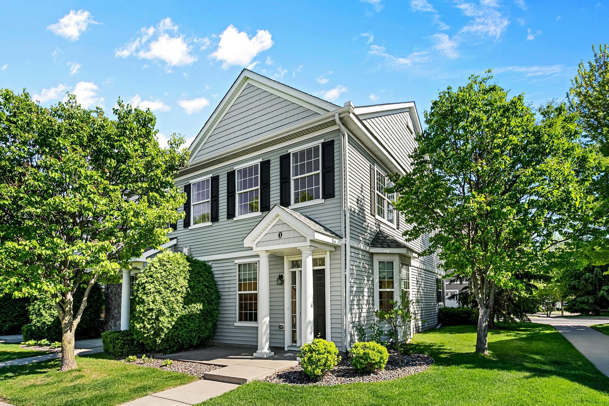 1617 Legacy Pw E #1, Maplewood, MN 55109