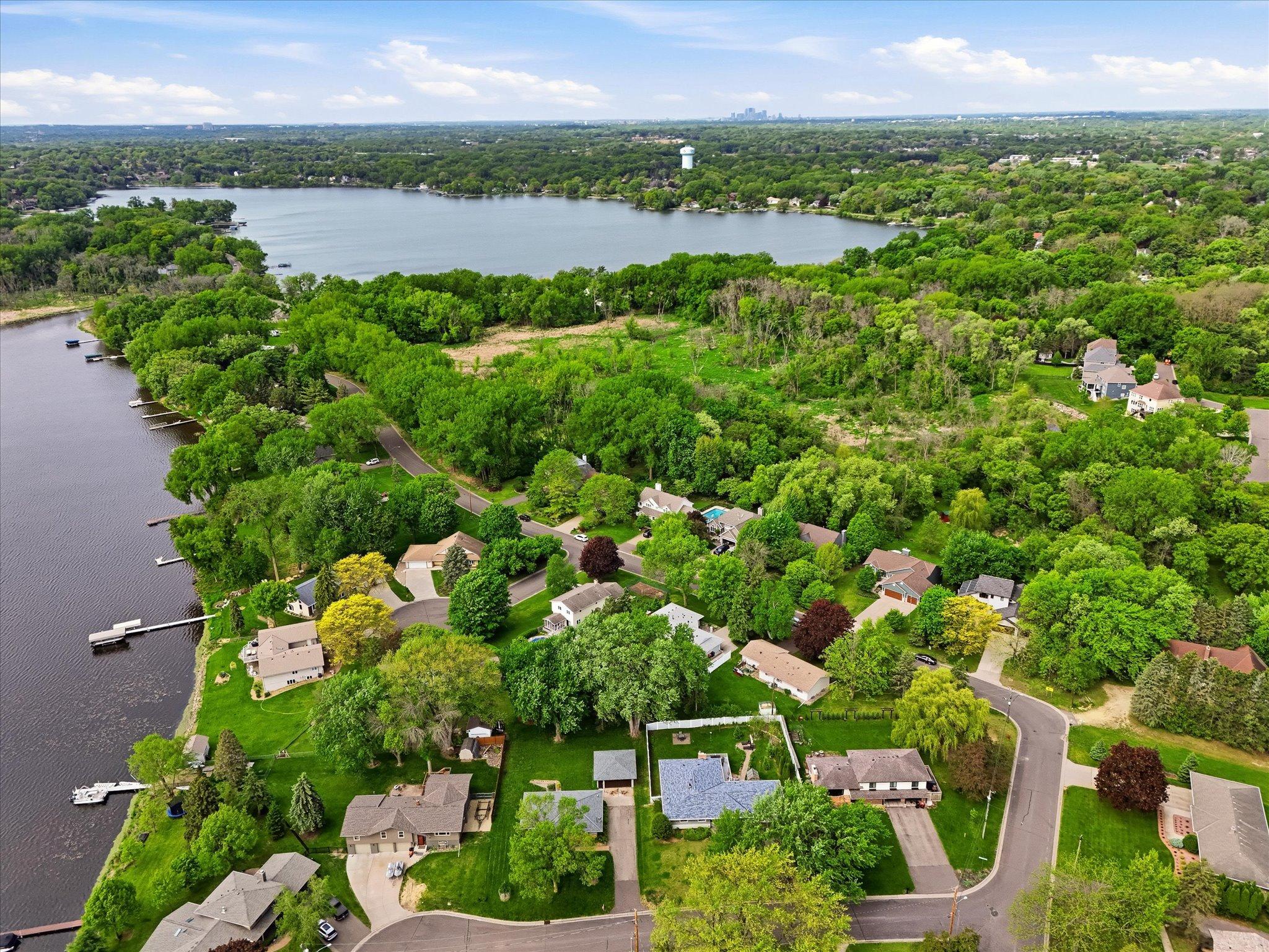 974 Kohlman Ln, Maplewood, MN 55109