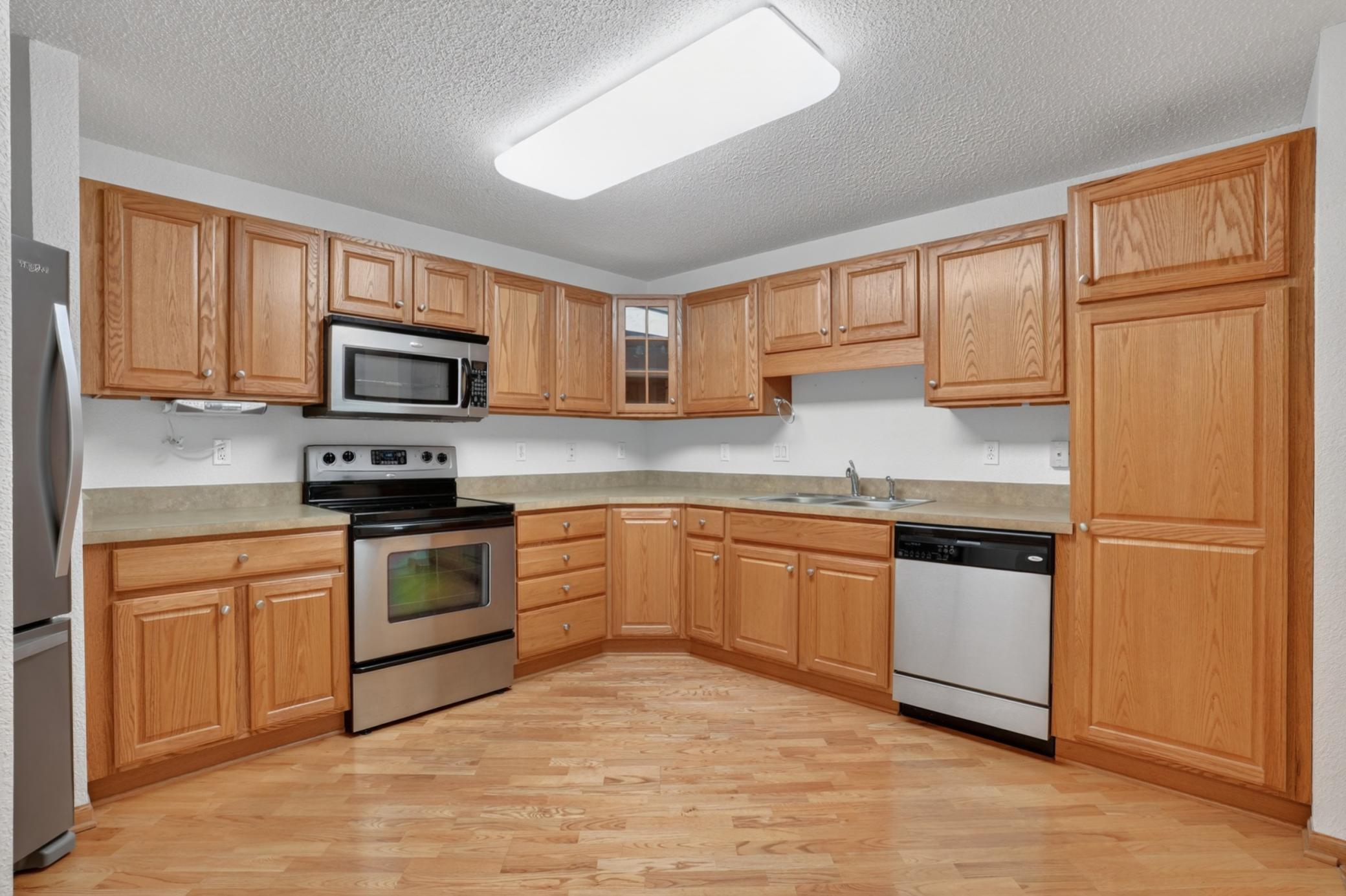 935 Ferndale St N #317, Maplewood, MN 55119
