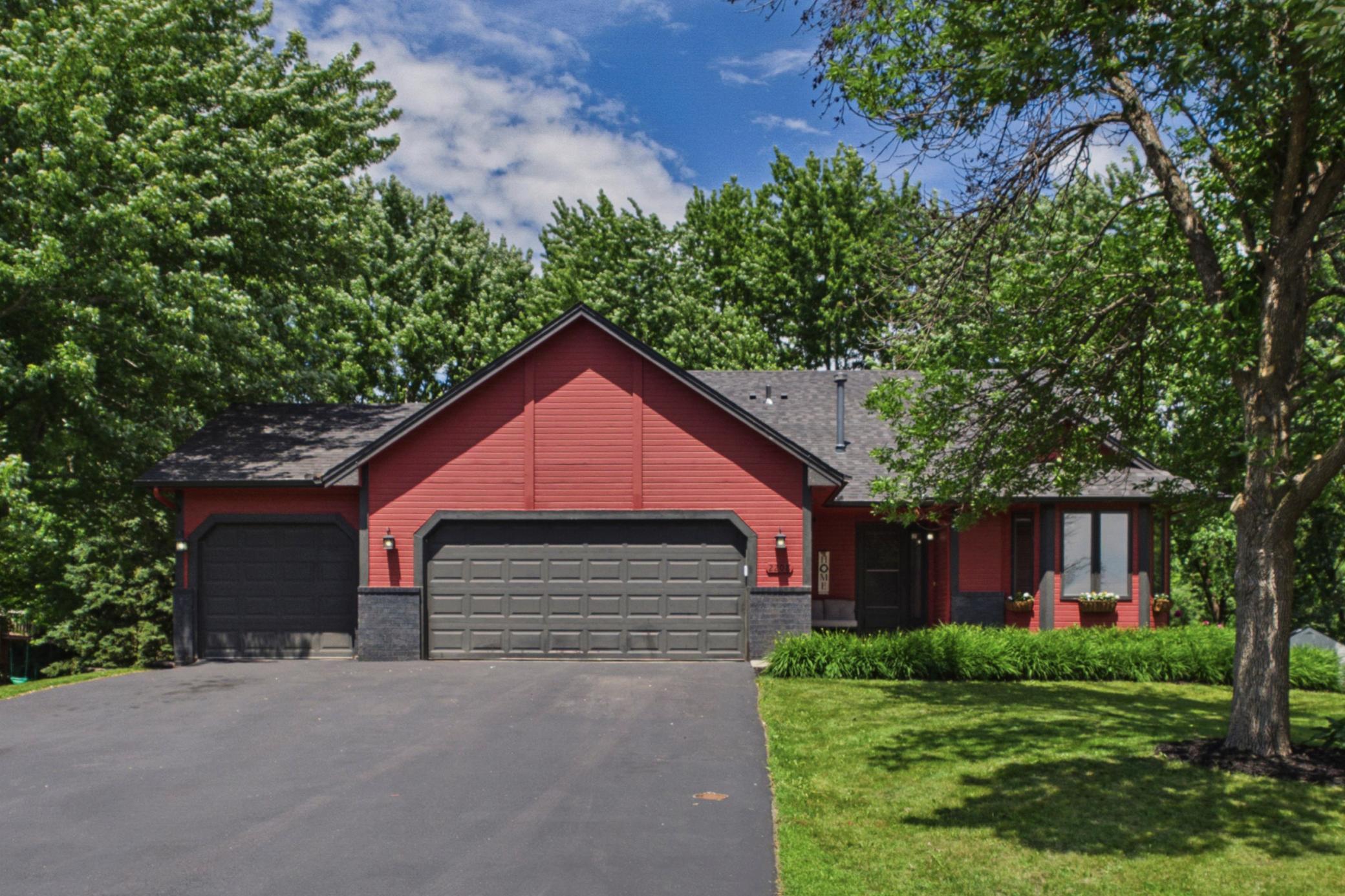 2208 Grimm Rd, Chaska, MN 55318