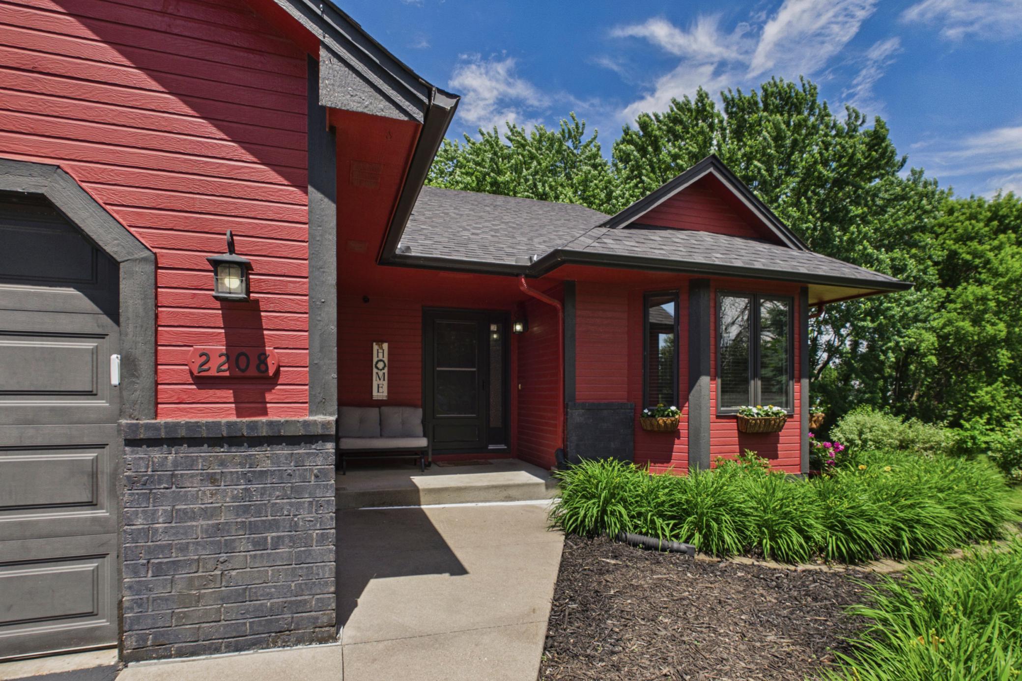 2208 Grimm Rd, Chaska, MN 55318