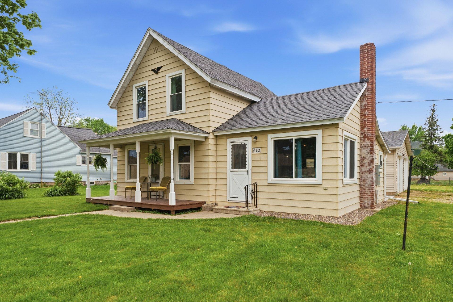 278 Chestnut St NE, Mazeppa, MN 55956