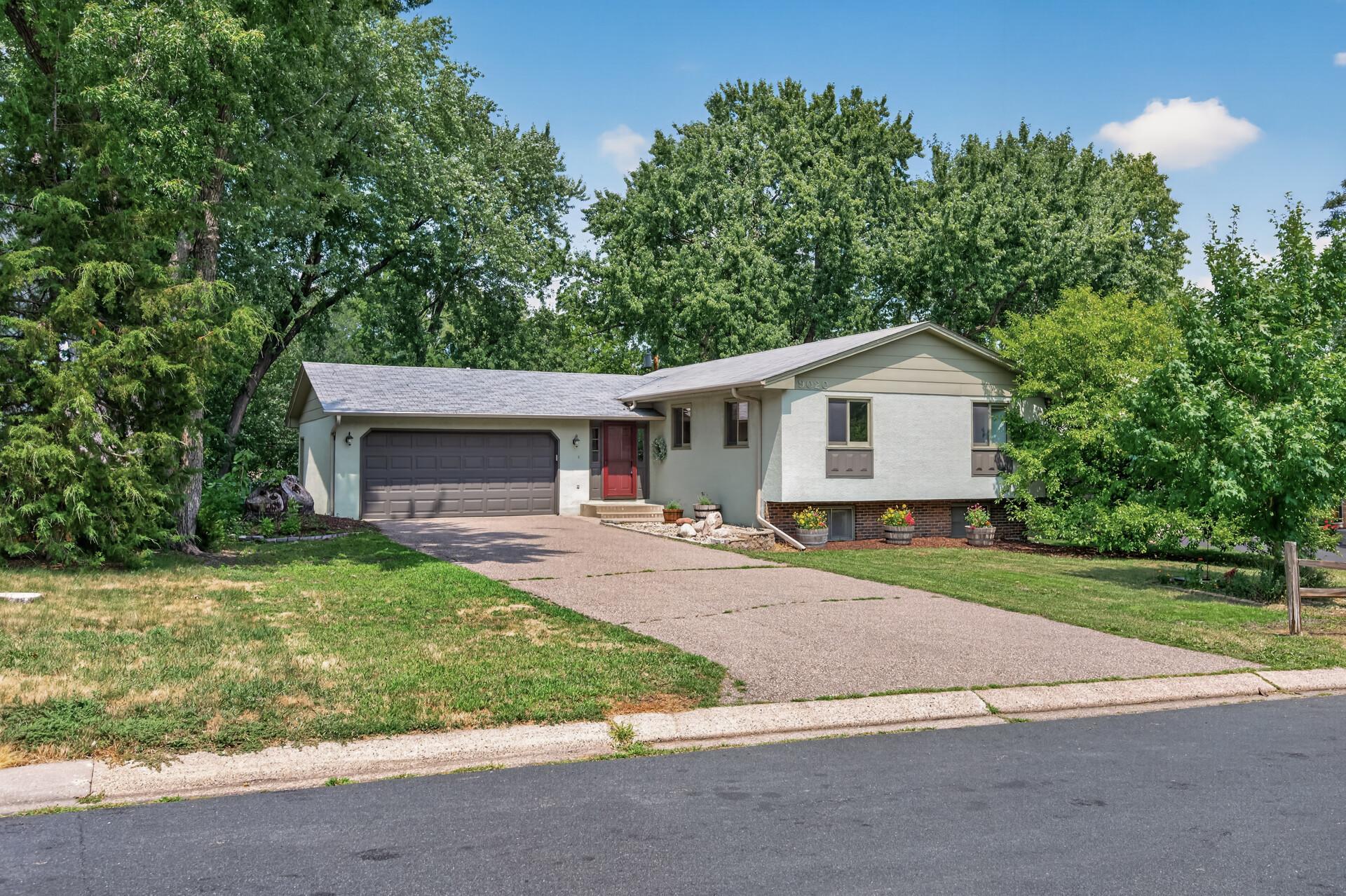 9020 45th Ave N, New Hope, MN 55428