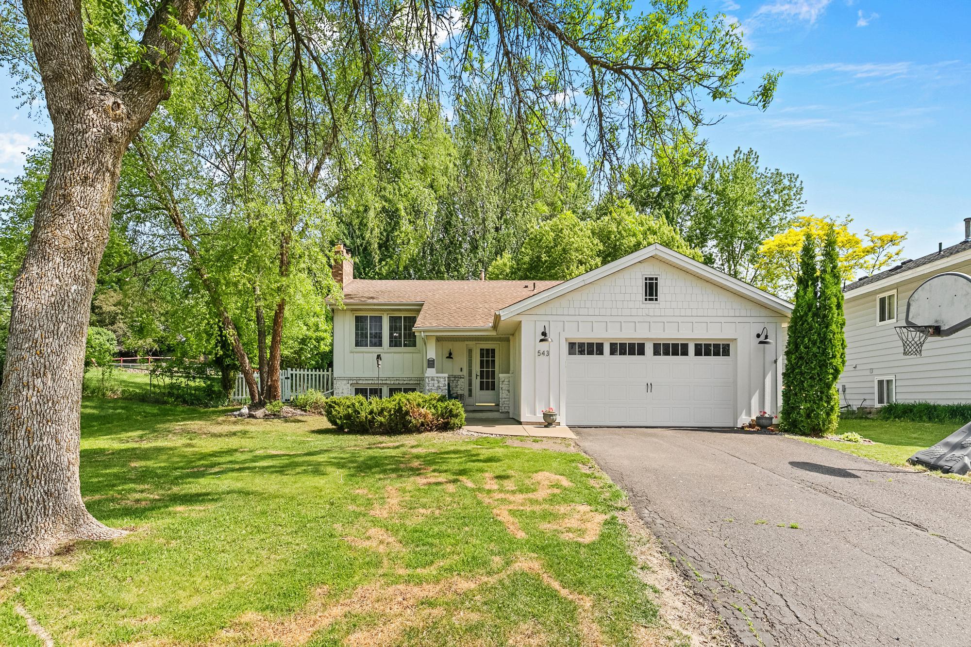 543 Westfield Ln, Vadnais Heights, MN 55127