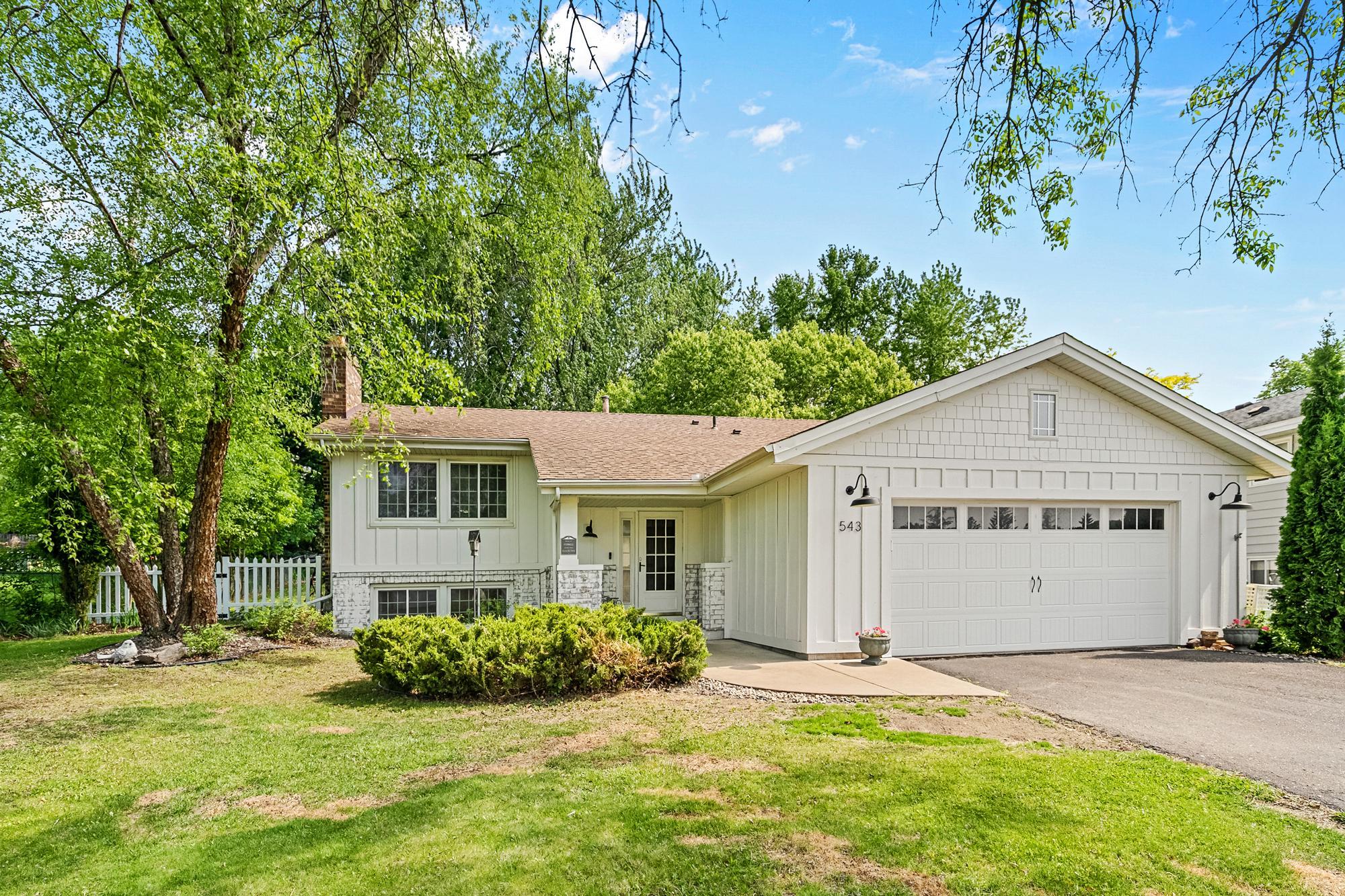 543 Westfield Ln, Vadnais Heights, MN 55127
