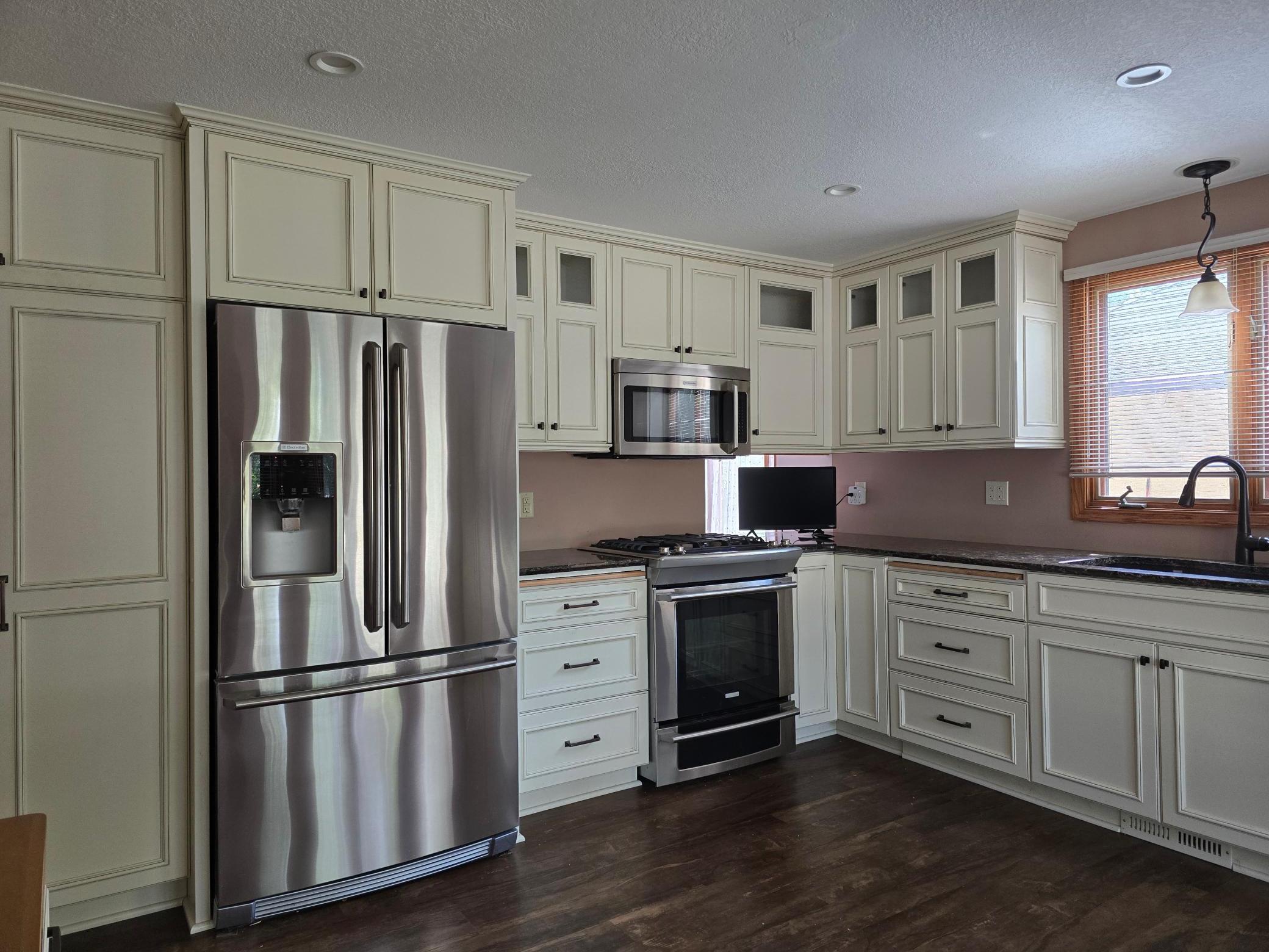 8213 Pleasant View Ct, Mounds View, MN 55112