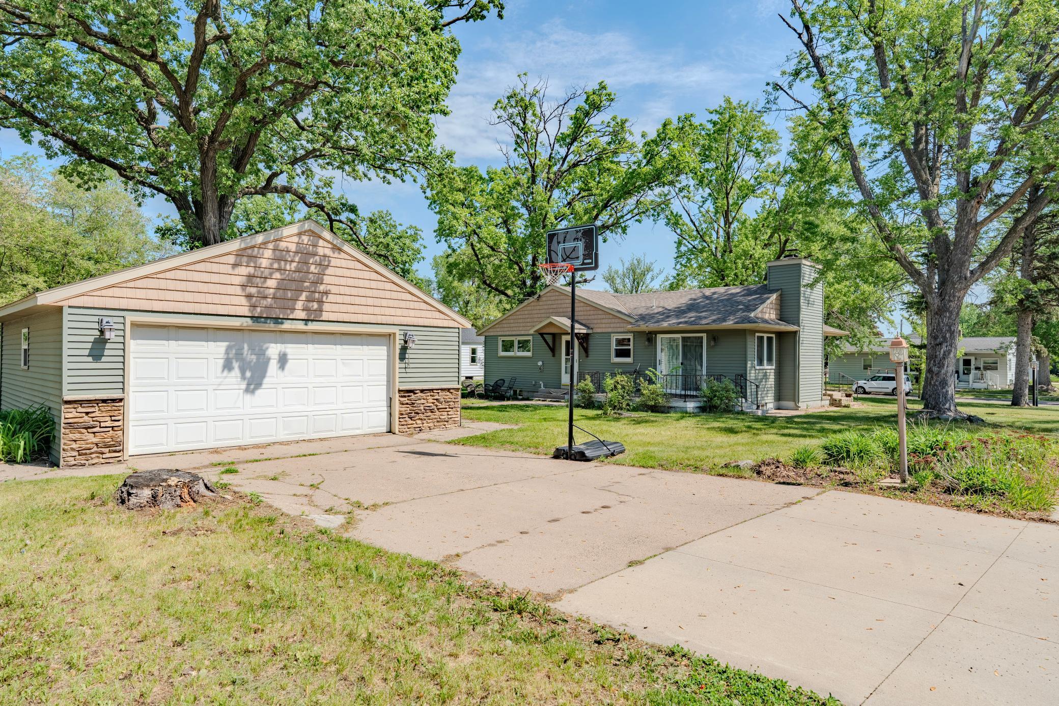 443 6th St NE, Saint Cloud, MN 56304