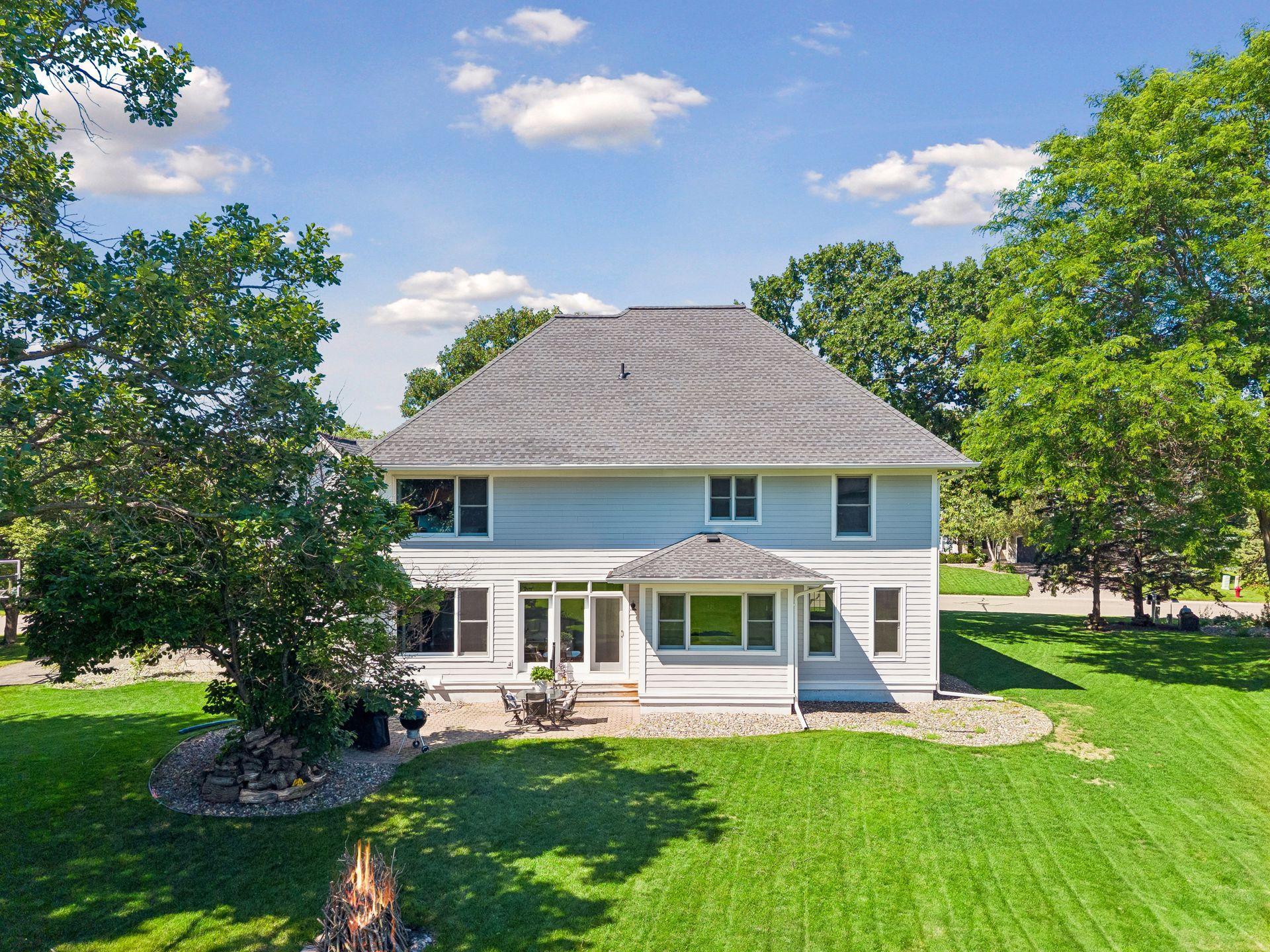 8940 Highview Ln, Woodbury, MN 55125