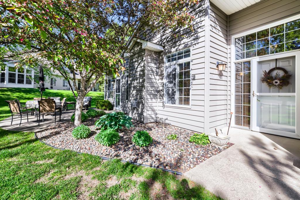 2529 Claremont Dr #38, Mendota Heights, MN 55120