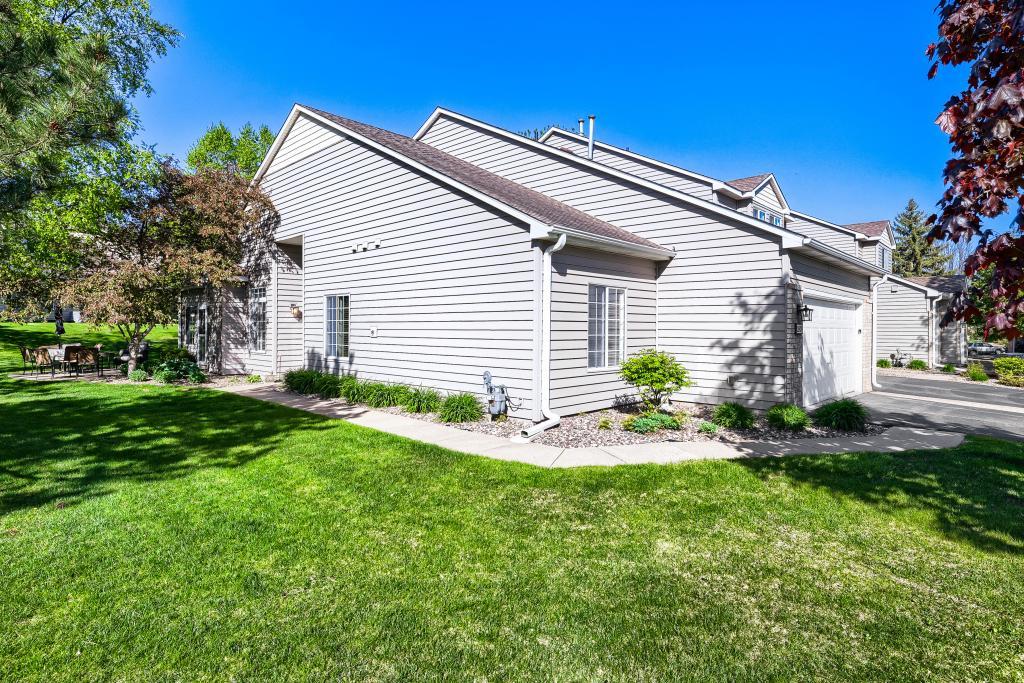 2529 Claremont Dr #38, Mendota Heights, MN 55120