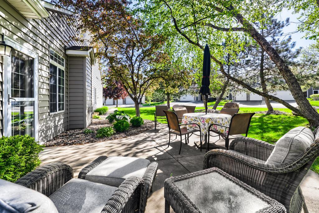 2529 Claremont Dr #38, Mendota Heights, MN 55120